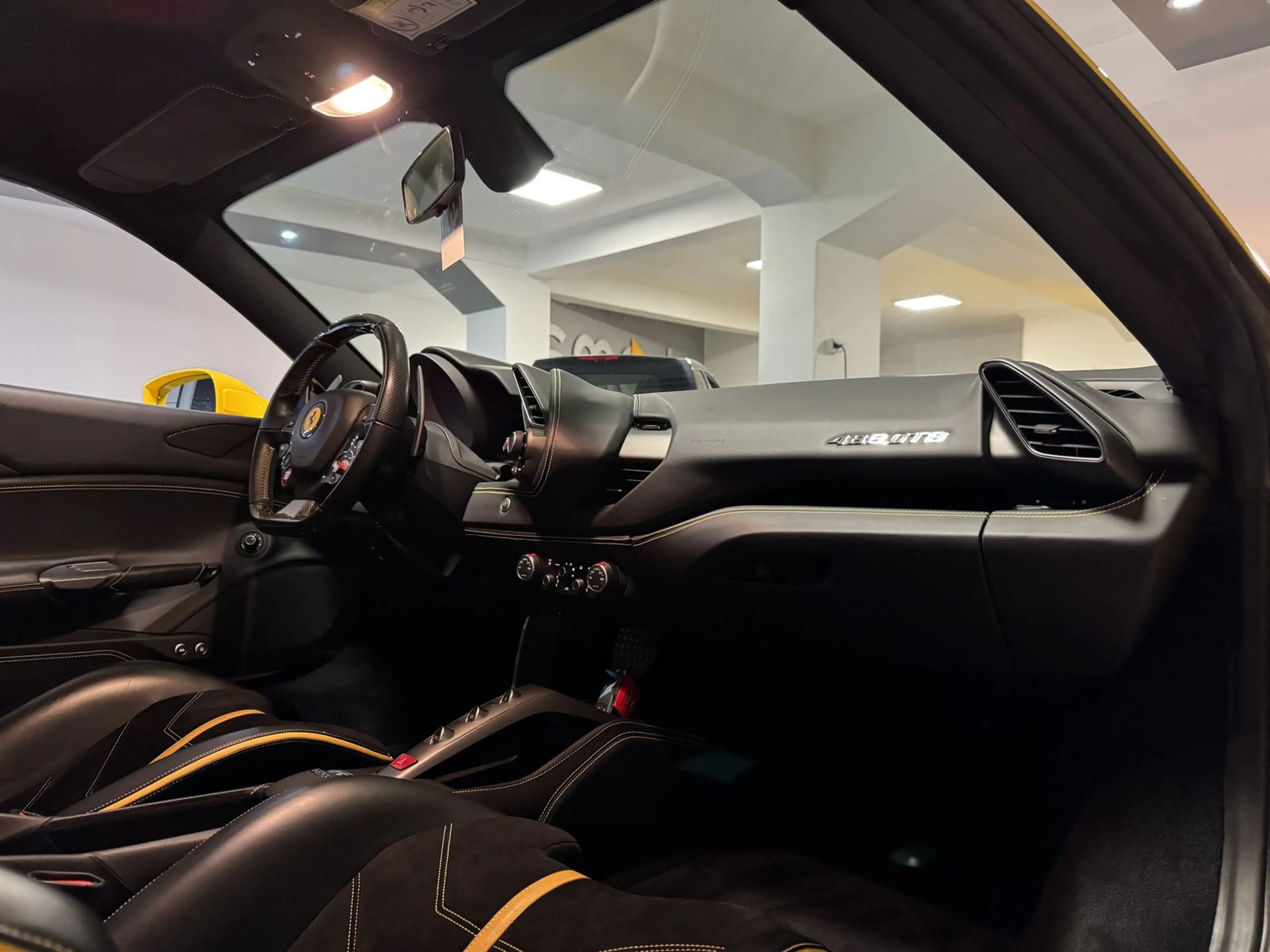 Ferrari 488 Lift Carbon Keramik Alcantara Schalen.S — photo 13
