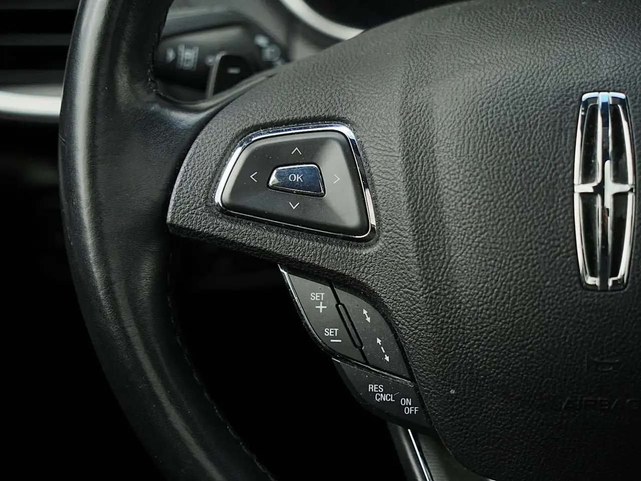 Lincoln MKX photo Lincoln MKX