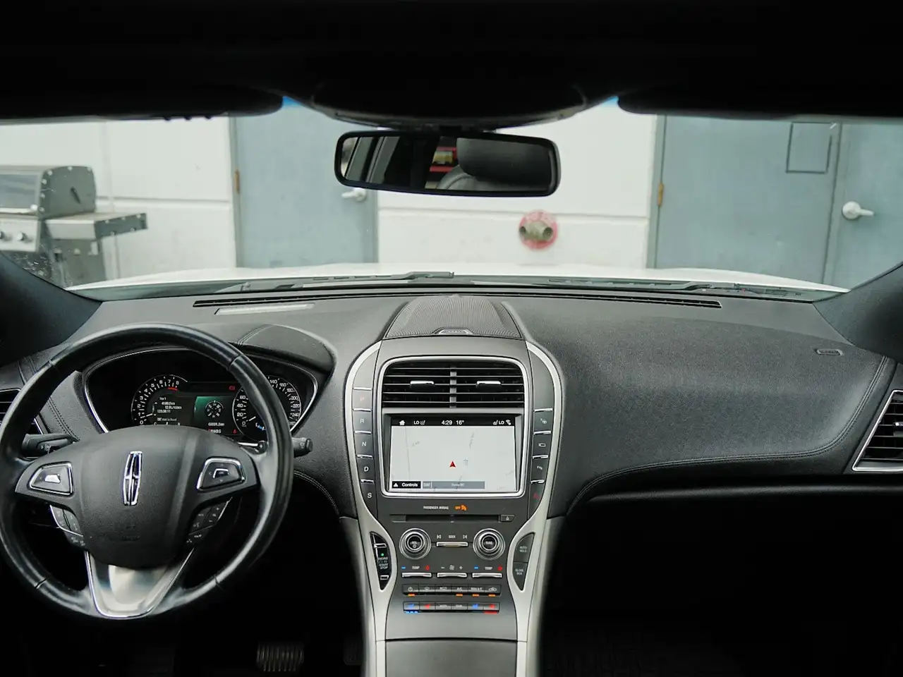 Lincoln MKX photo Lincoln MKX