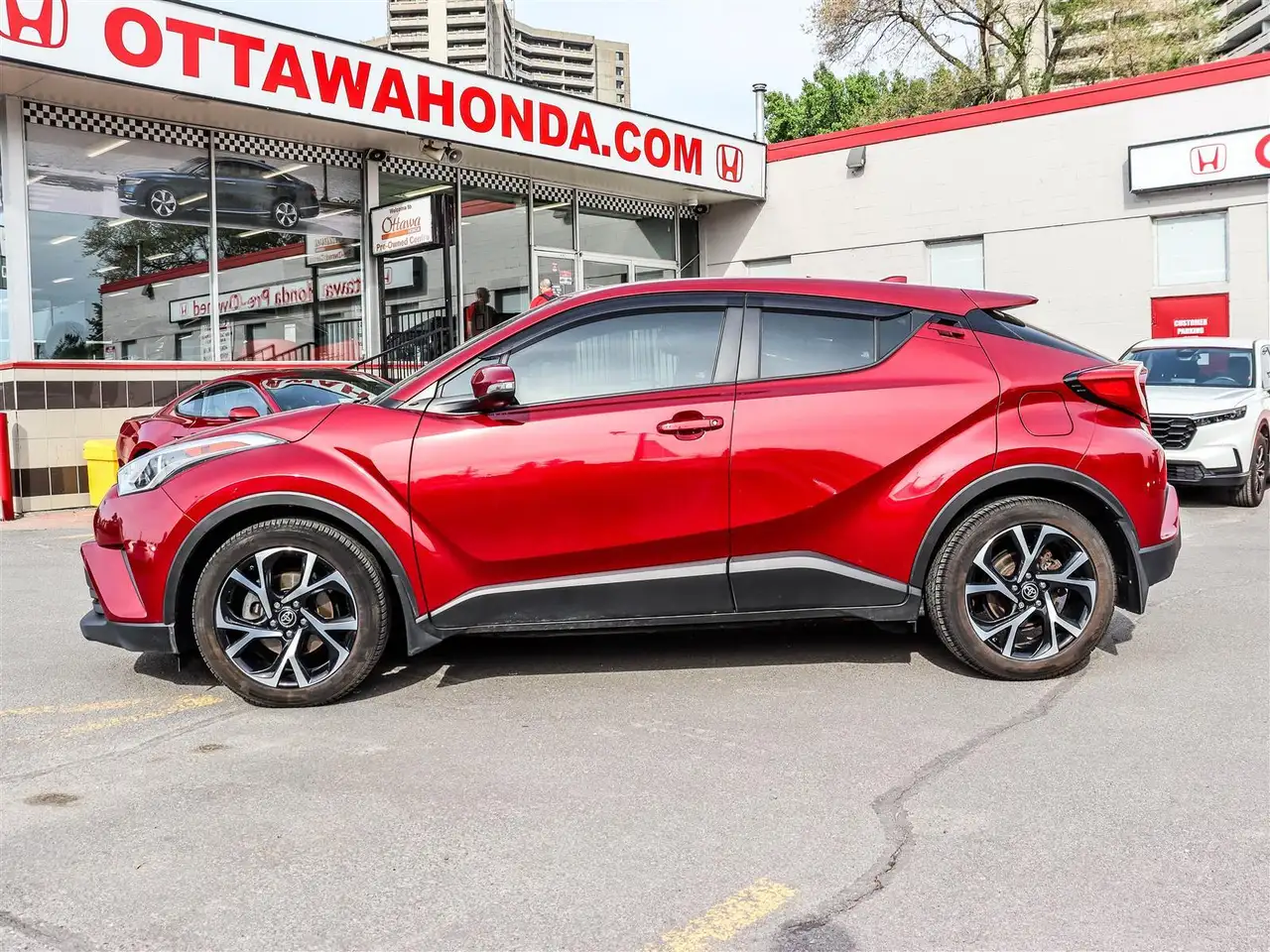 Toyota C-HR снимка Toyota C-HR