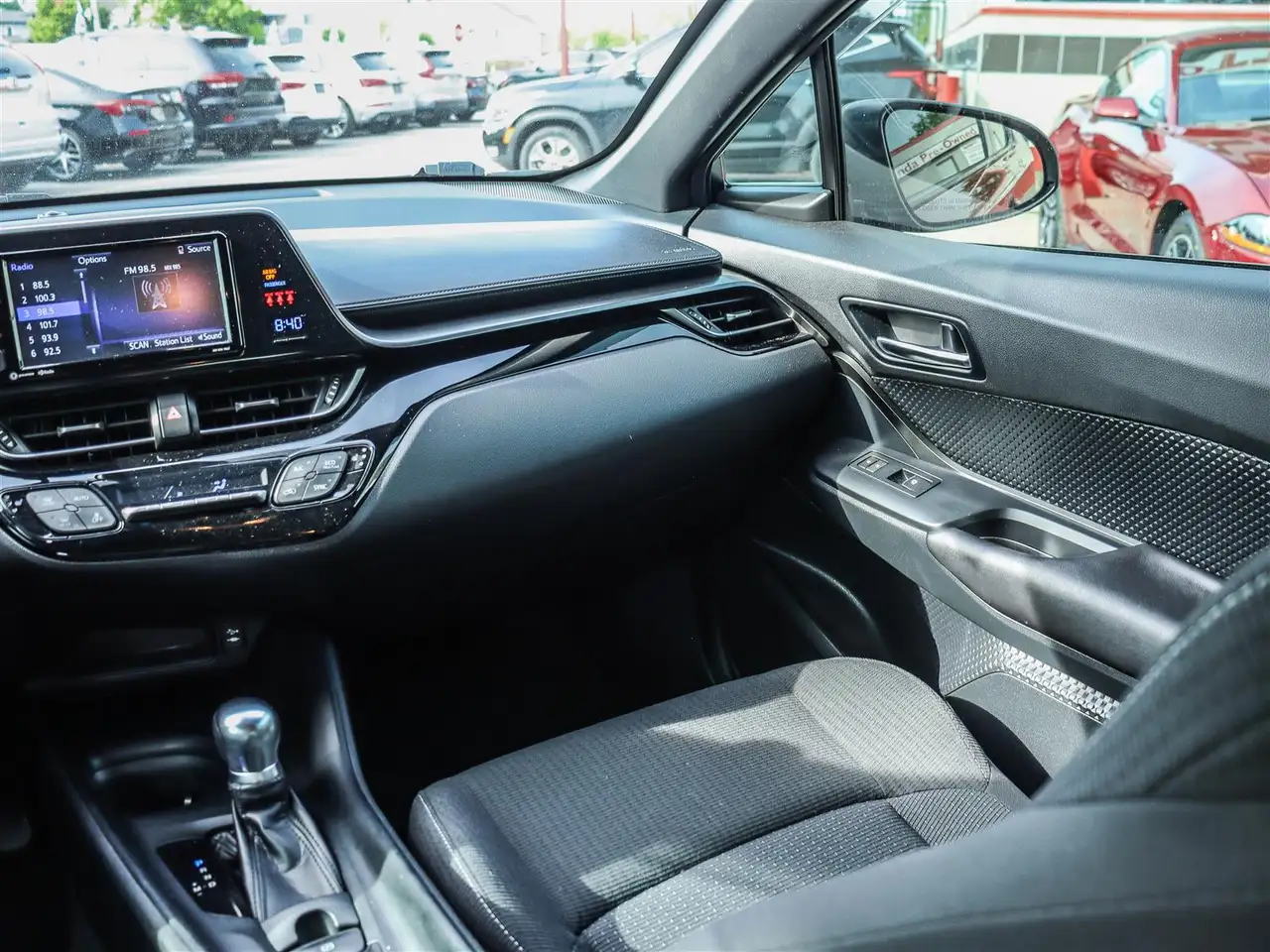 Toyota C-HR снимка Toyota C-HR