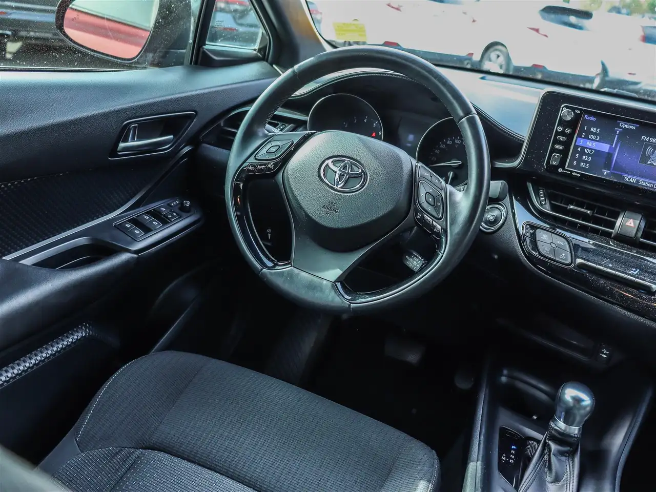 Toyota C-HR снимка Toyota C-HR
