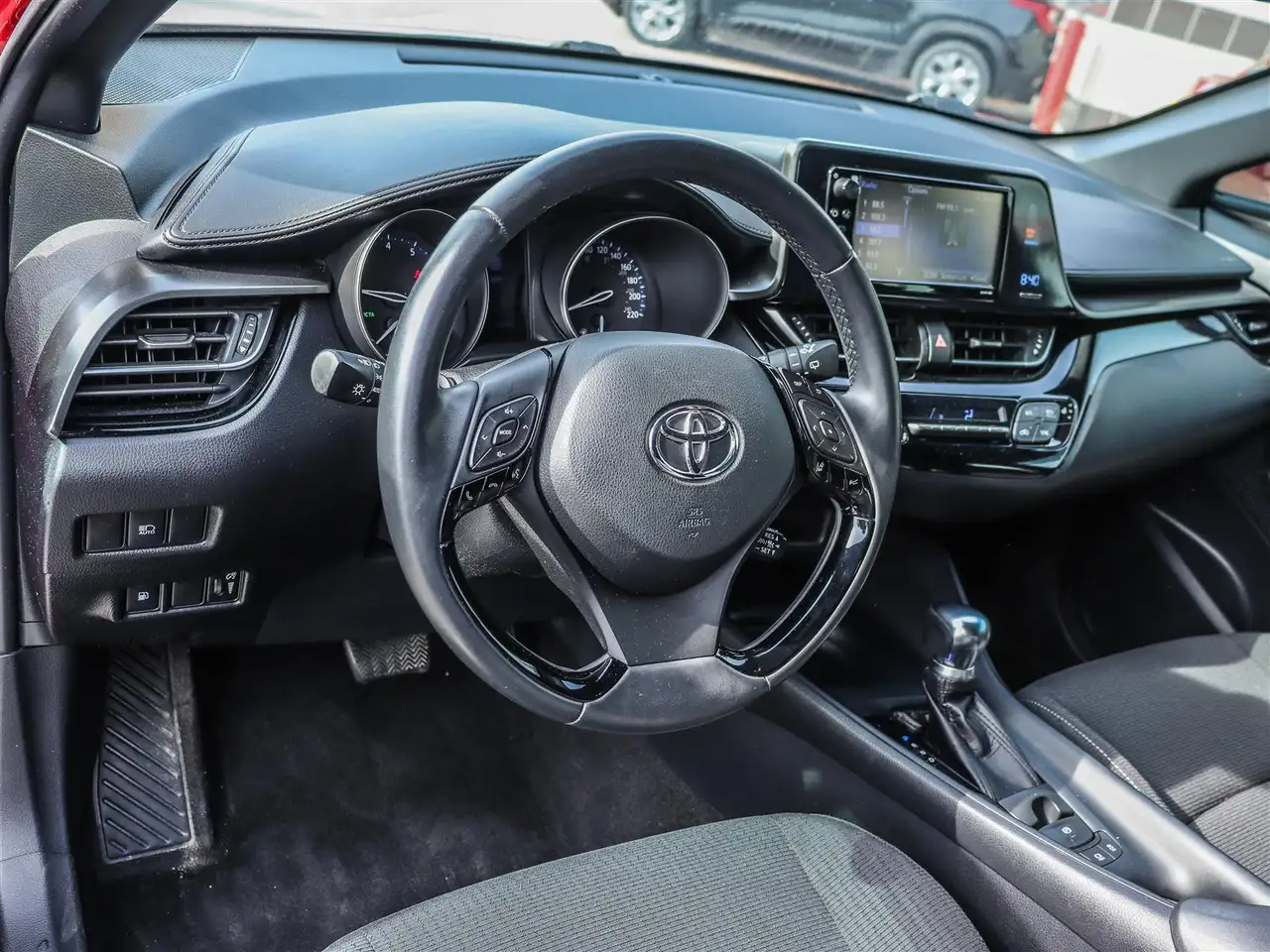 Toyota C-HR снимка Toyota C-HR