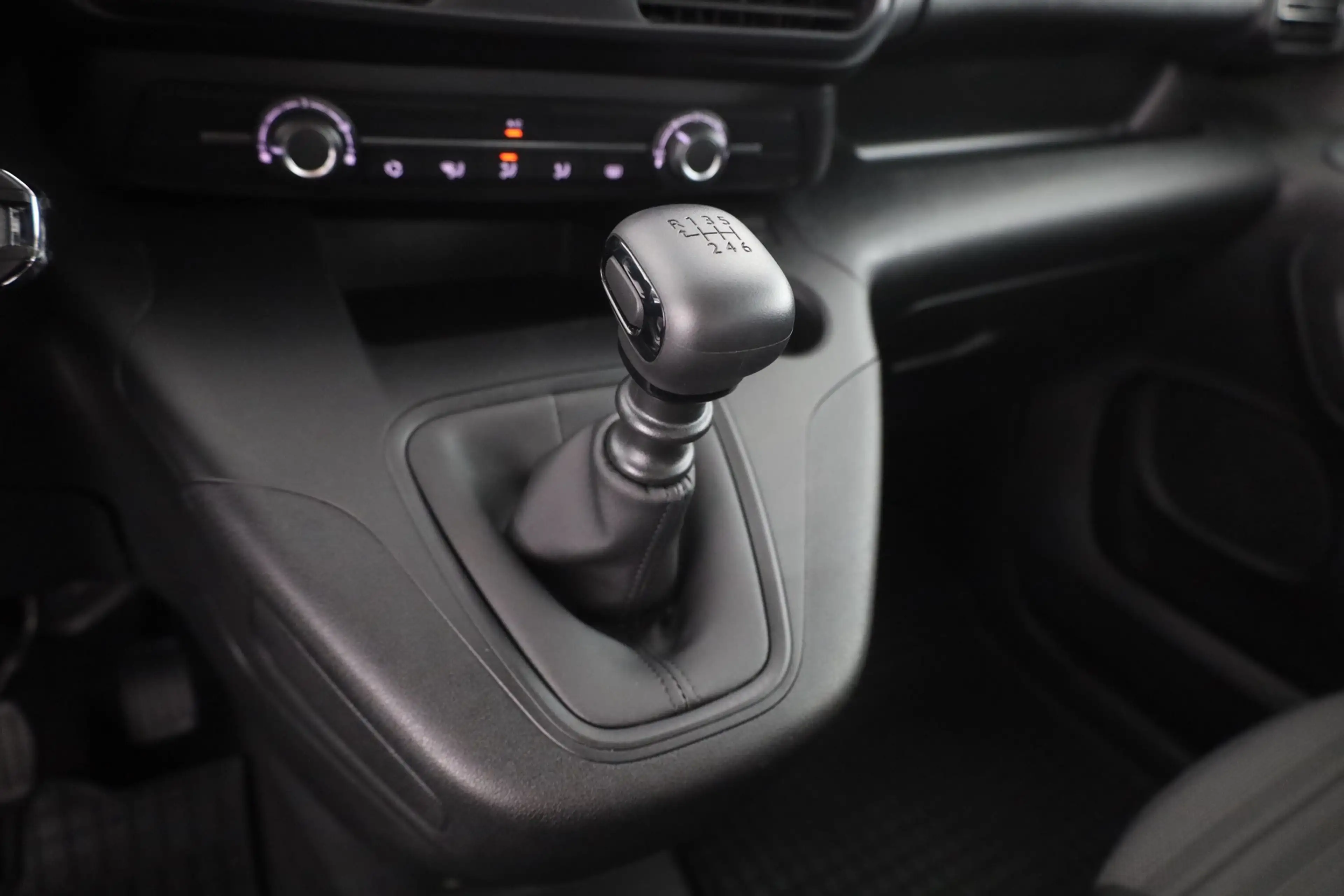 Opel Combo Life E 1.2 Edition Navi IntelliLink DAB — photo 13