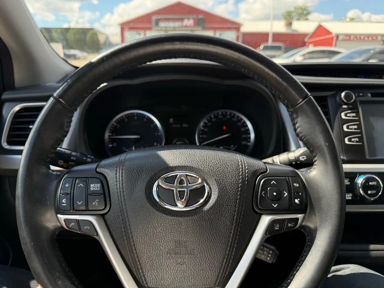 Toyota Highlander снимка Toyota Highlander