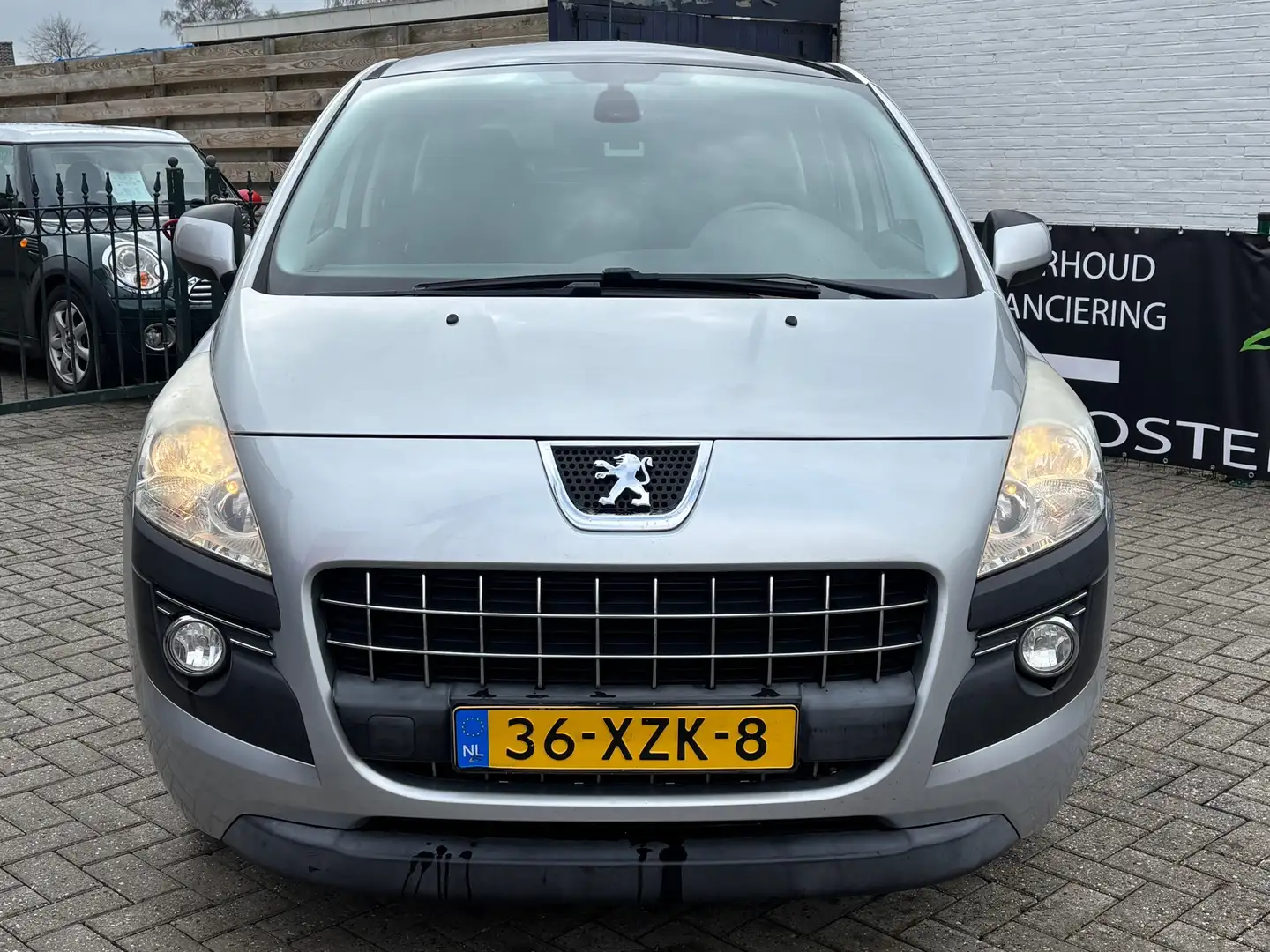 Peugeot 3008 1.6 VTi ST | pano | cruise | clima | trekhaak | Grau - 2