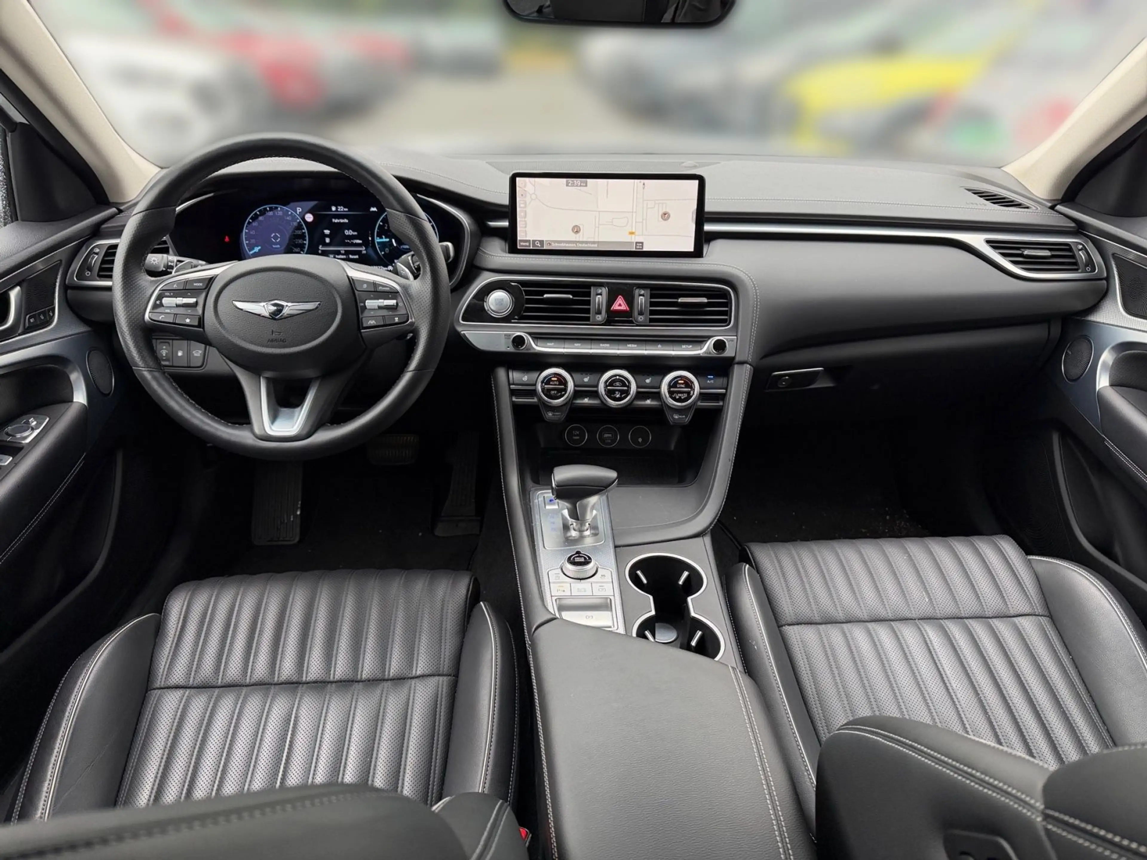 Genesis G70 2.0 T-GDi 4WD Luxury — photo 11