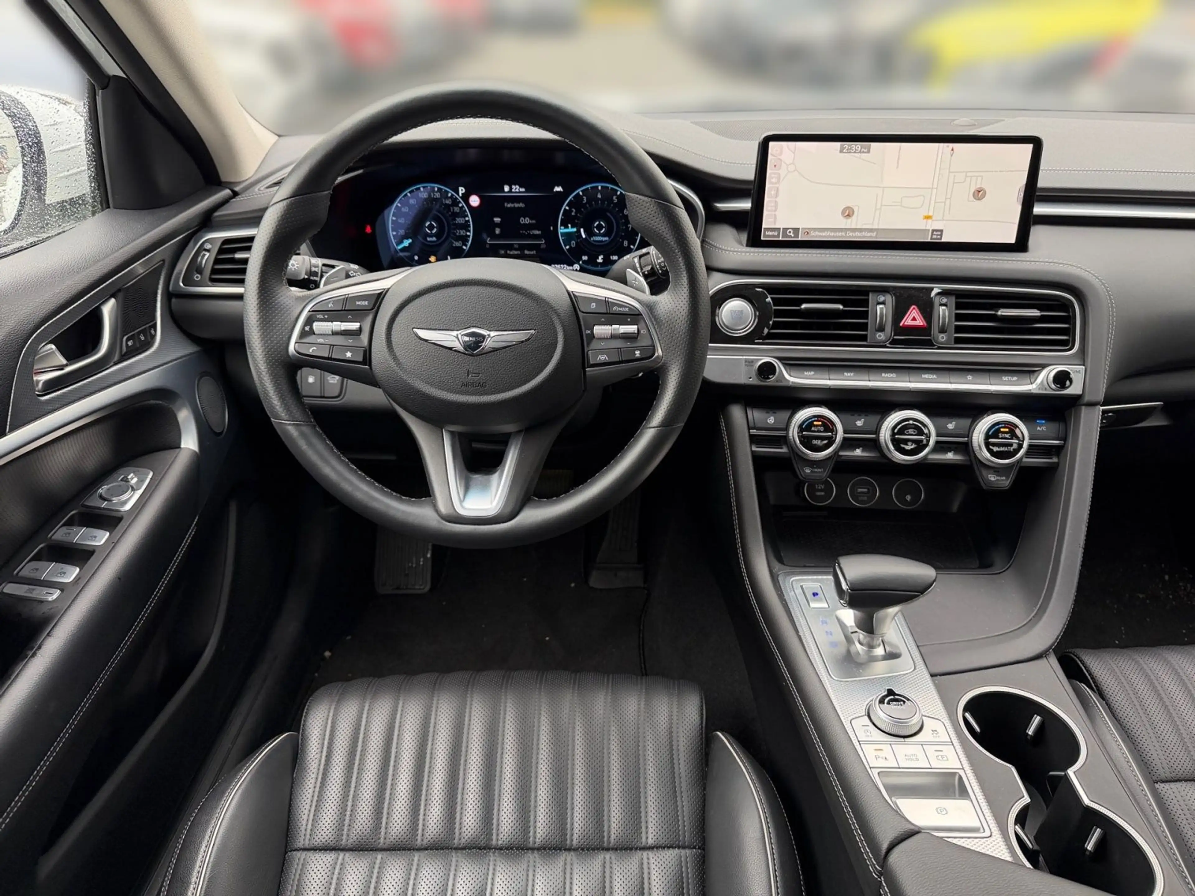 Genesis G70 2.0 T-GDi 4WD Luxury — photo 10