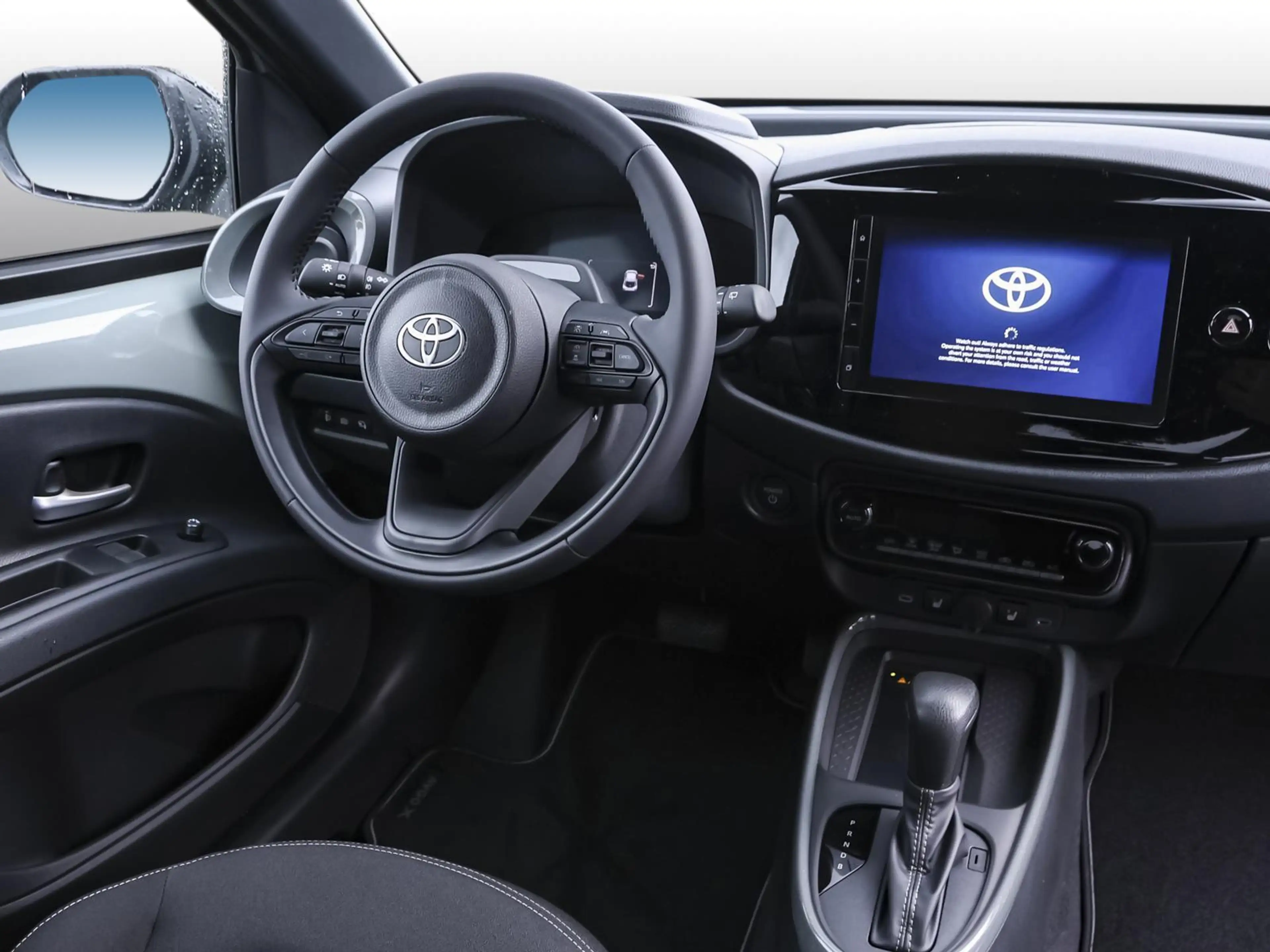 Toyota Aygo X Teamplayer 1.5 l Hybrid PDC KLIMA LM — photo 4