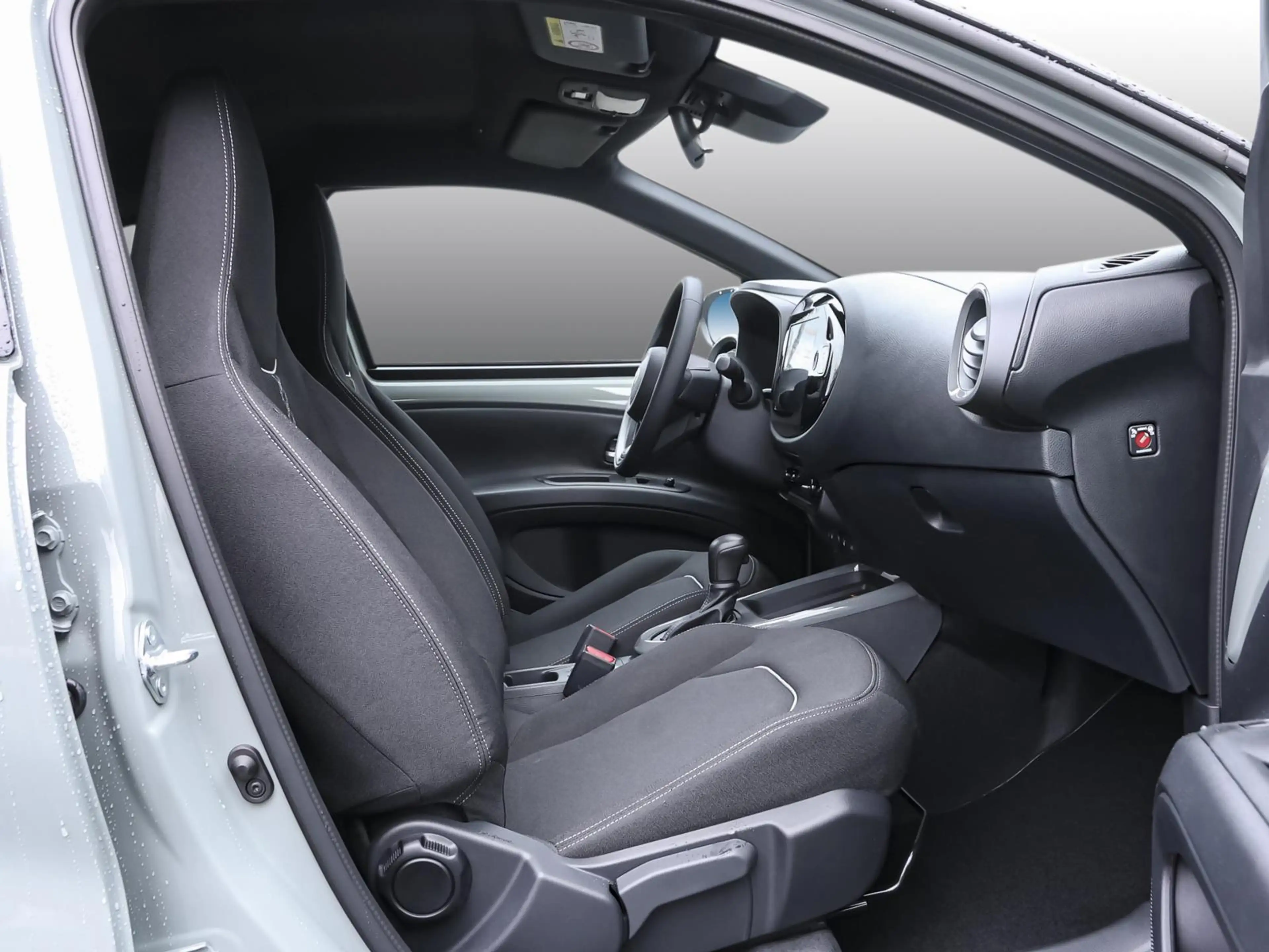 Toyota Aygo X Teamplayer 1.5 l Hybrid PDC KLIMA LM — photo 3