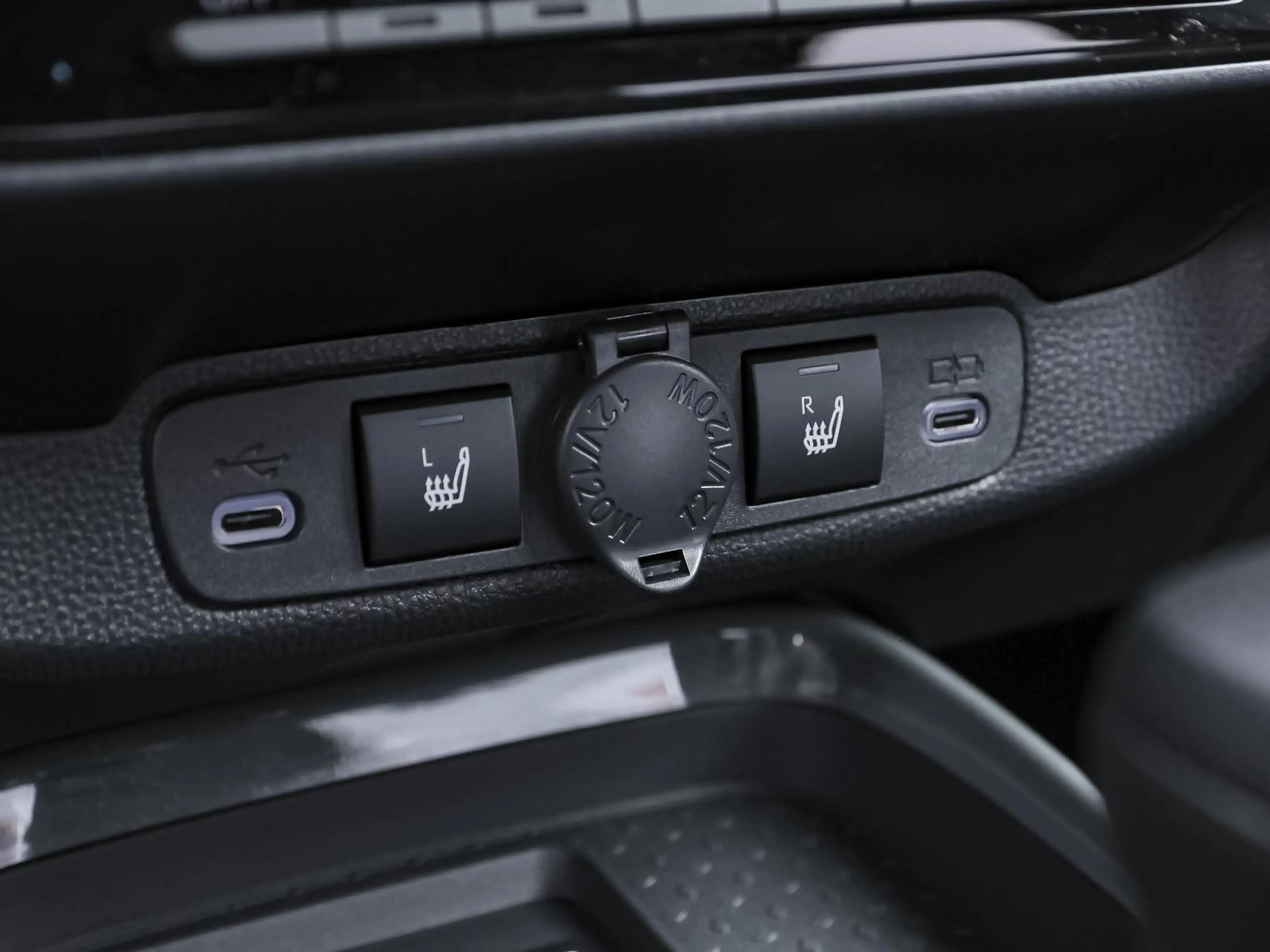 Toyota Aygo X Teamplayer 1.5 l Hybrid PDC KLIMA LM — photo 12