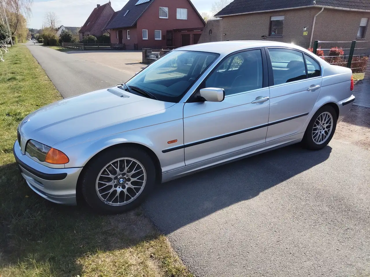 BMW 320i, E46 aus erster Hand, wenig Laufleistung. VB, foto 1