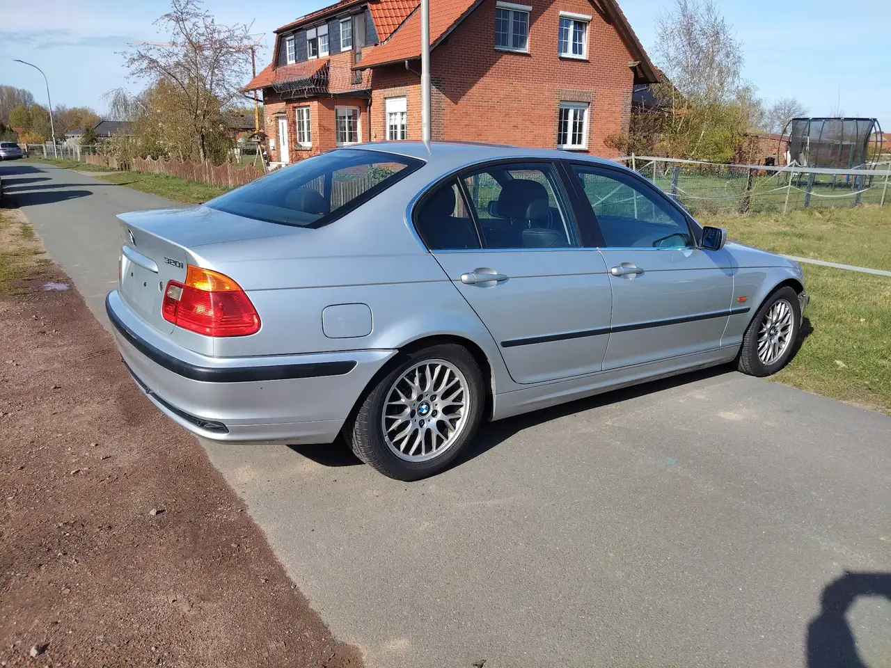BMW 320i, E46 aus erster Hand, wenig Laufleistung. VB, foto 4