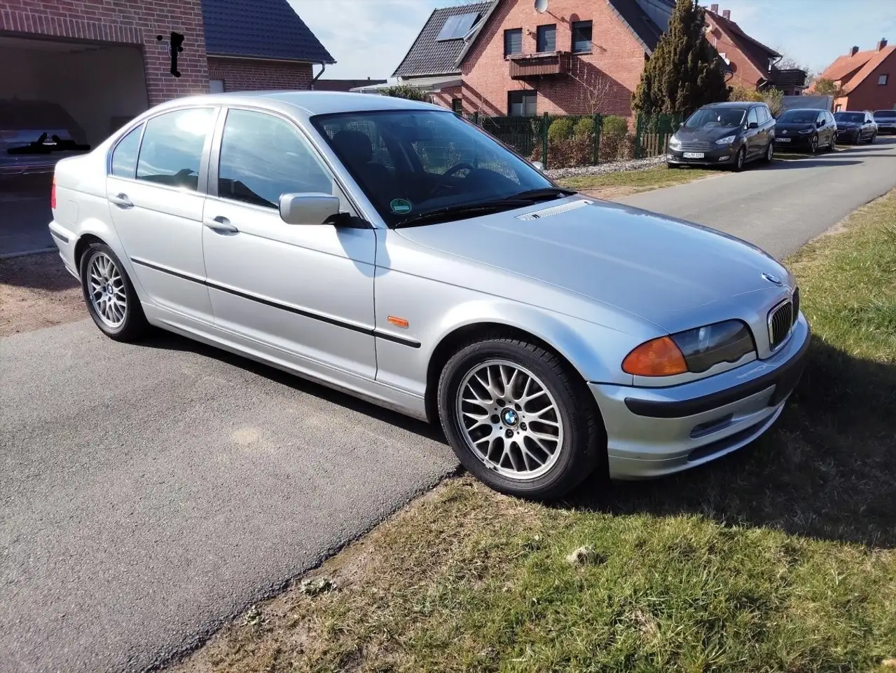 BMW 320i, E46 aus erster Hand, wenig Laufleistung. VB, foto 3