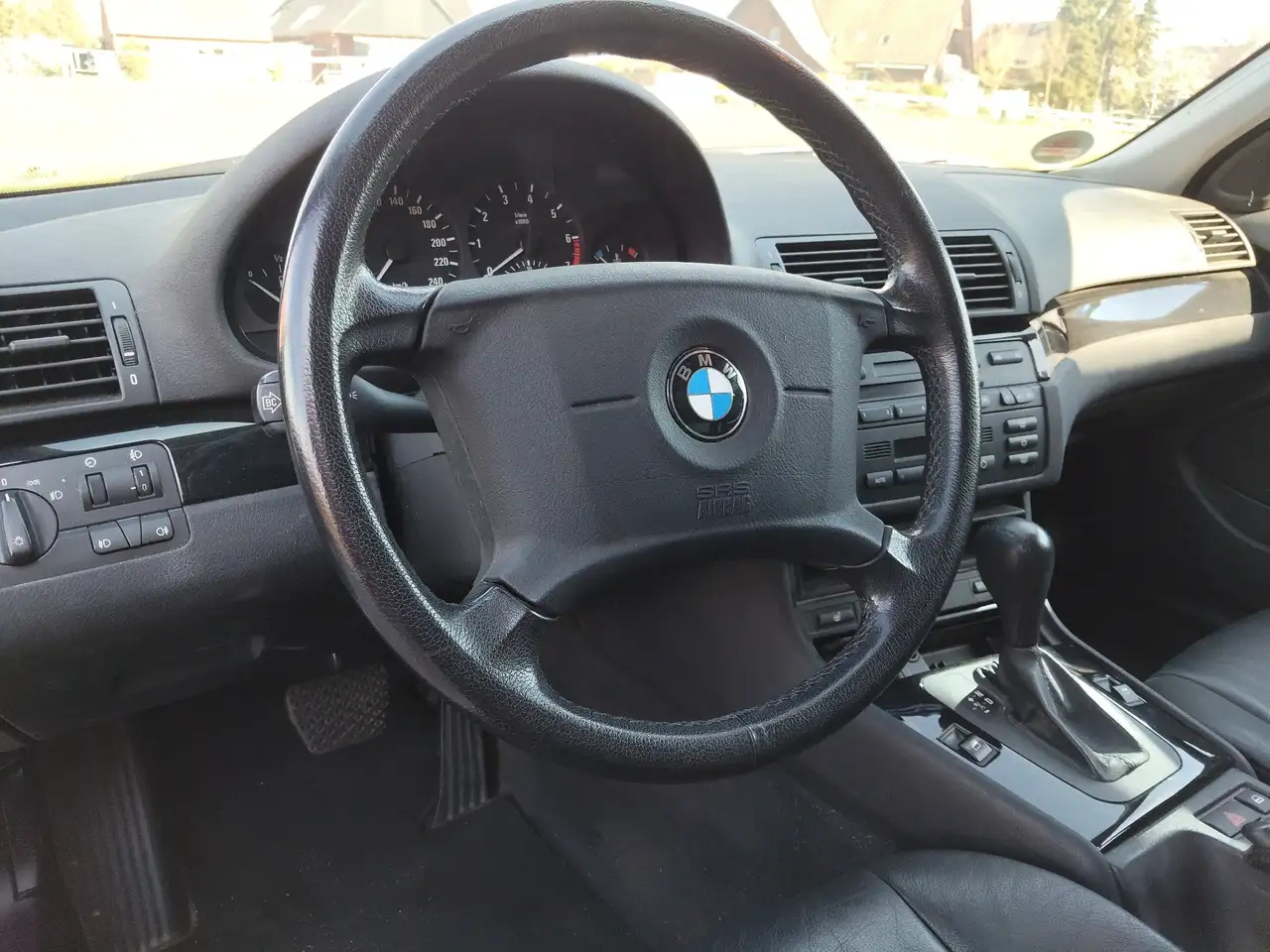 BMW 320i, E46 aus erster Hand, wenig Laufleistung. VB, foto 10