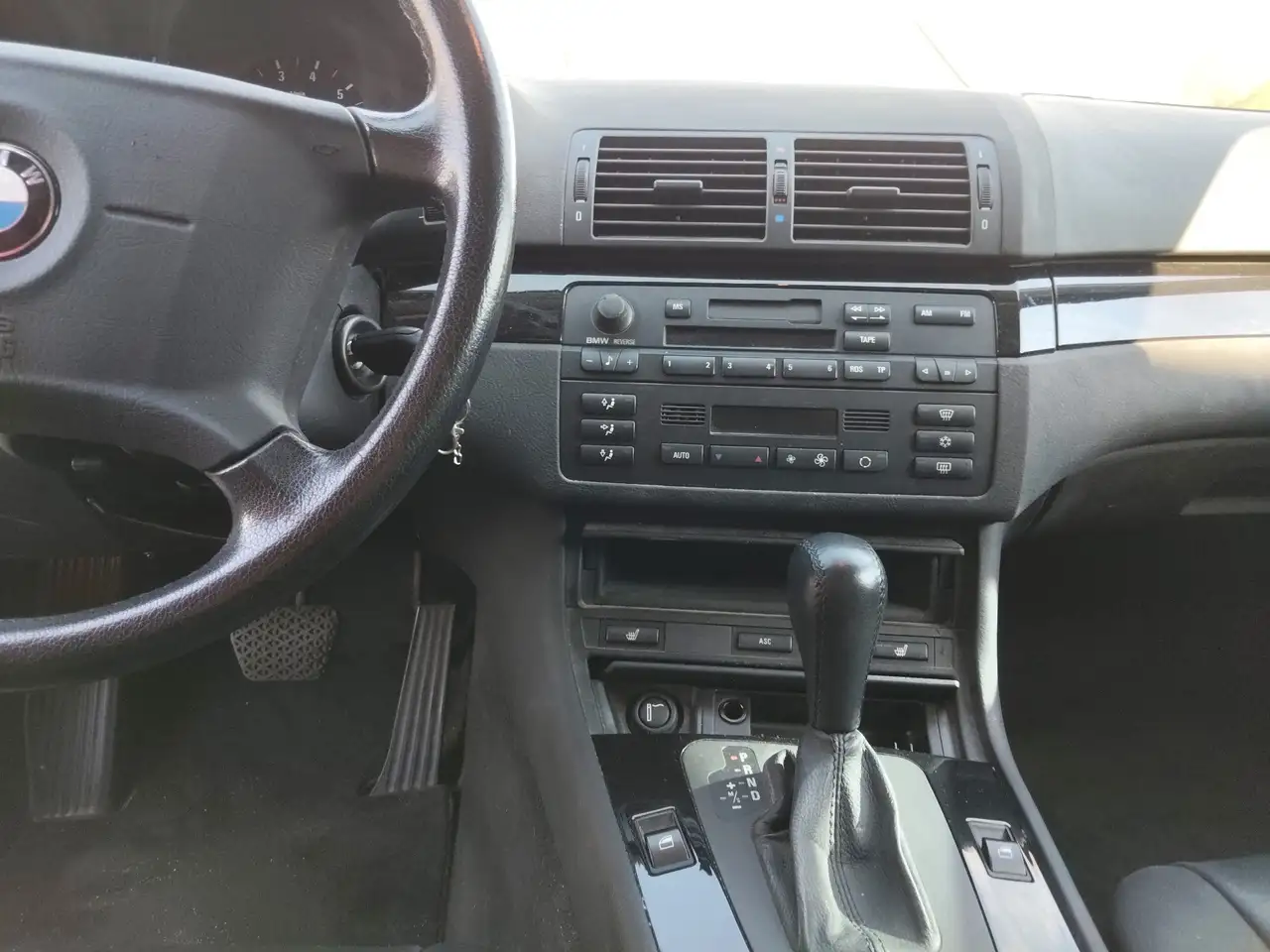 BMW 320i, E46 aus erster Hand, wenig Laufleistung. VB, foto 9