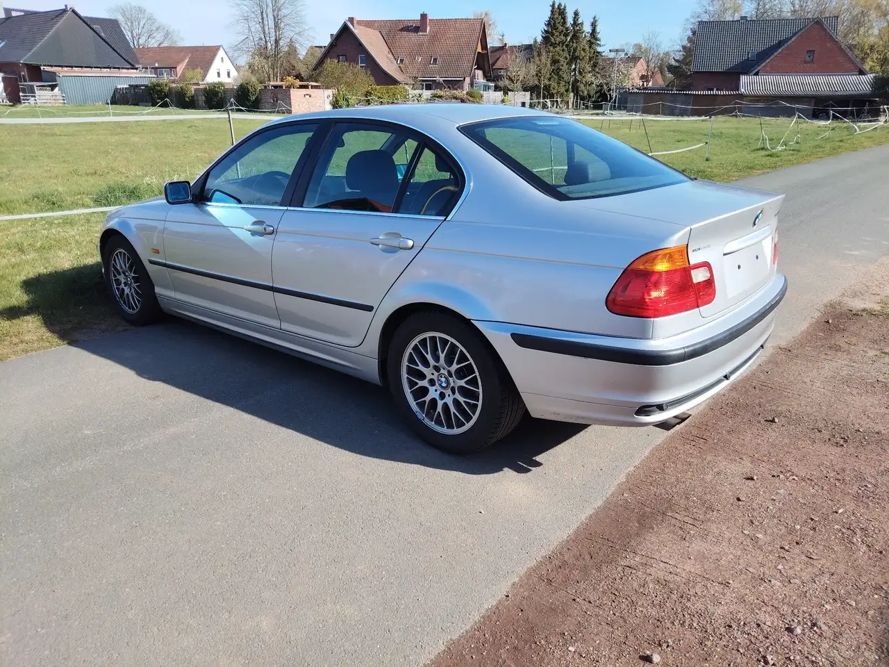 BMW 320i, E46 aus erster Hand, wenig Laufleistung. VB, foto 2