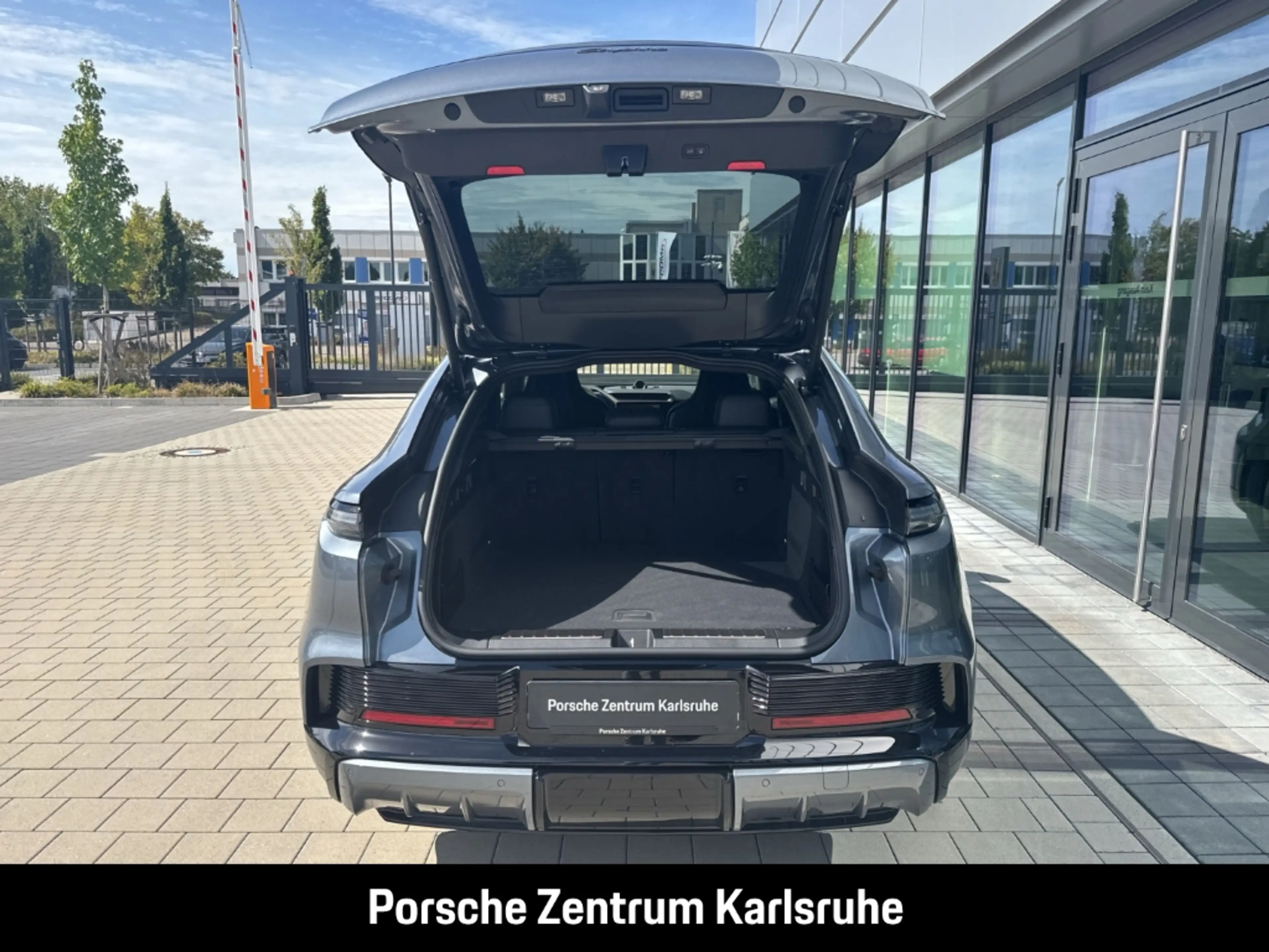 Porsche Cayenne Coupe Electric HA-Lenkung Head-Up 22-Zoll — photo 11