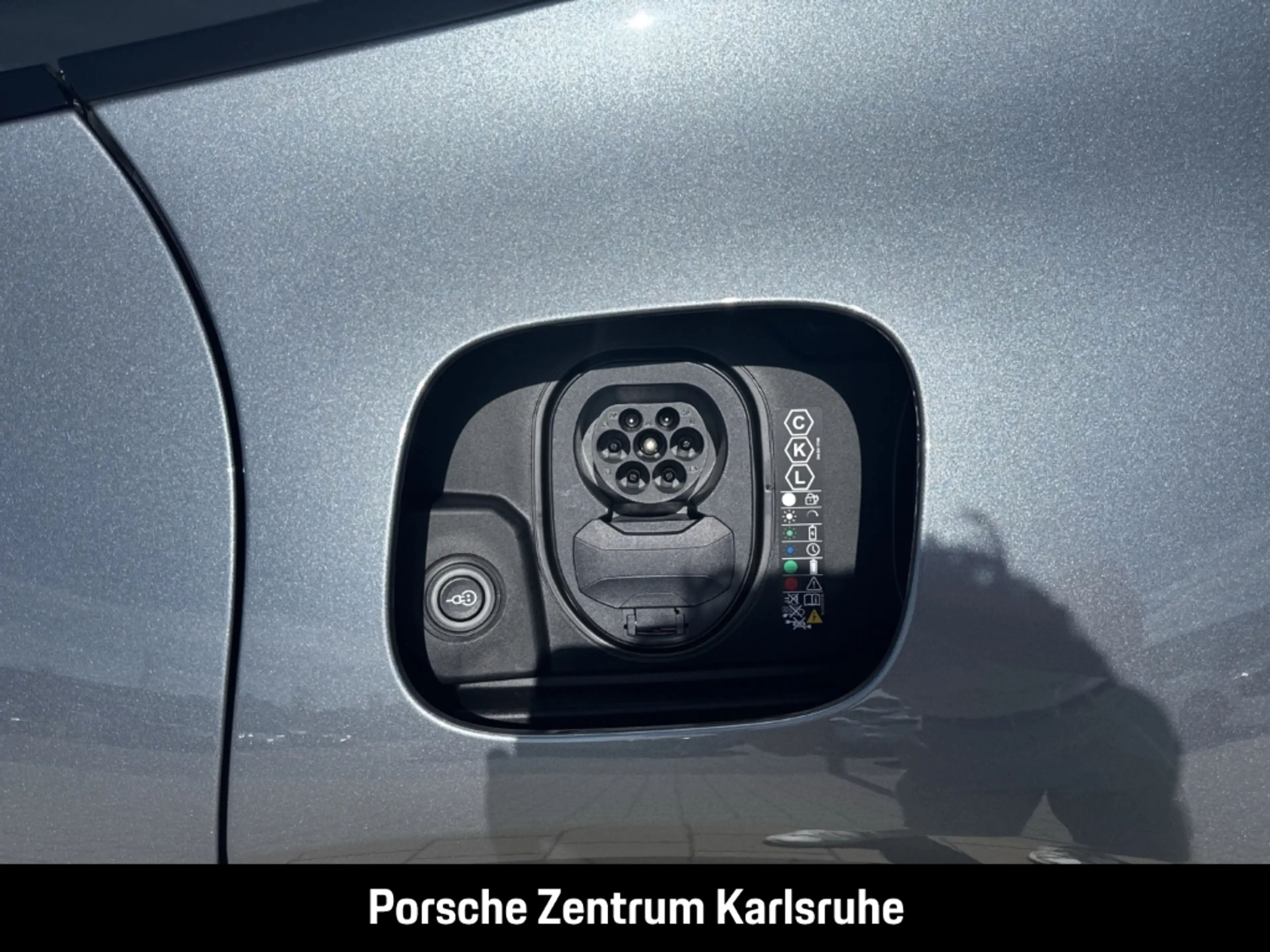 Porsche Cayenne Coupe Electric HA-Lenkung Head-Up 22-Zoll — photo 9