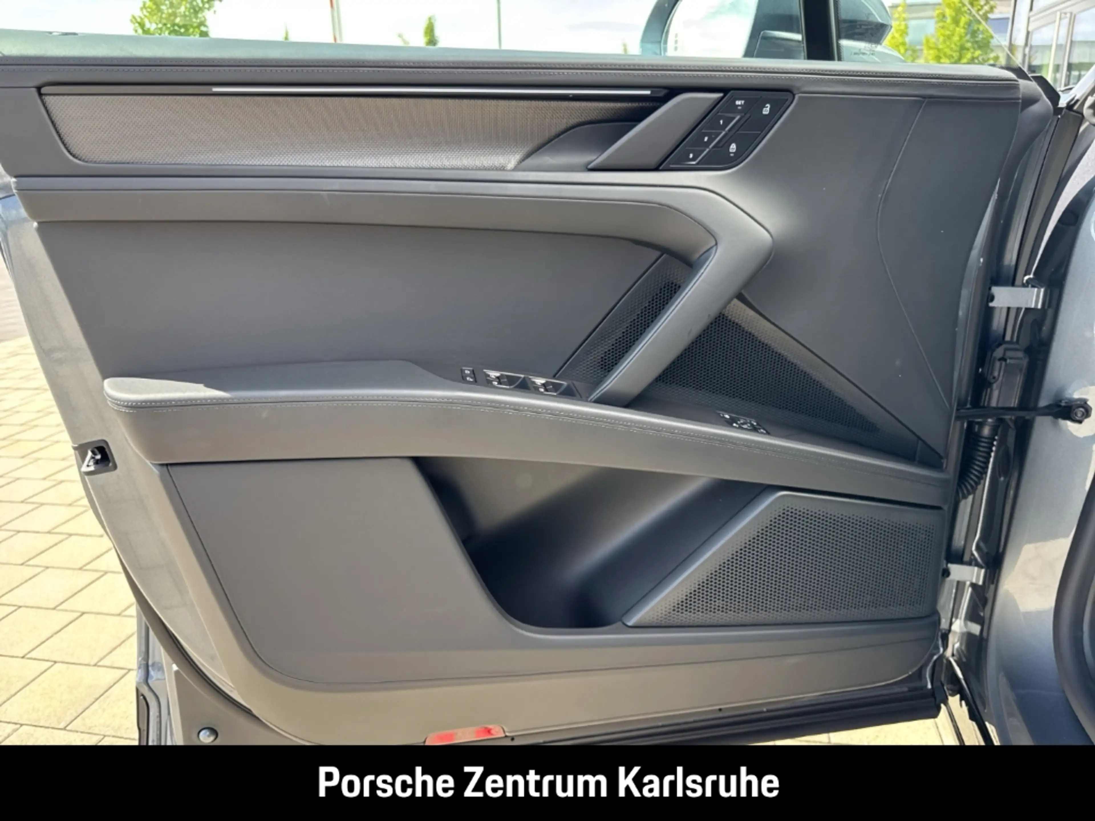 Porsche Cayenne Coupe Electric HA-Lenkung Head-Up 22-Zoll — photo 15
