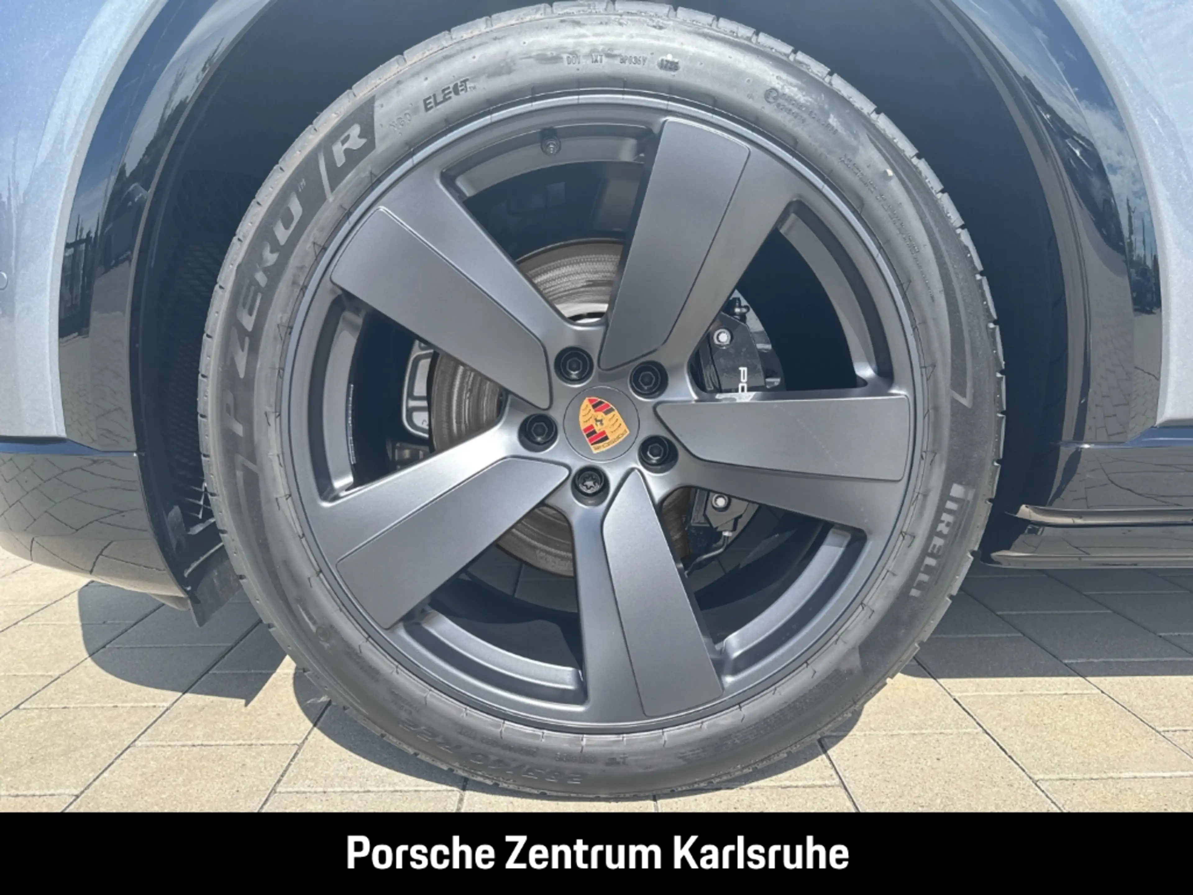 Porsche Cayenne Coupe Electric HA-Lenkung Head-Up 22-Zoll — photo 6