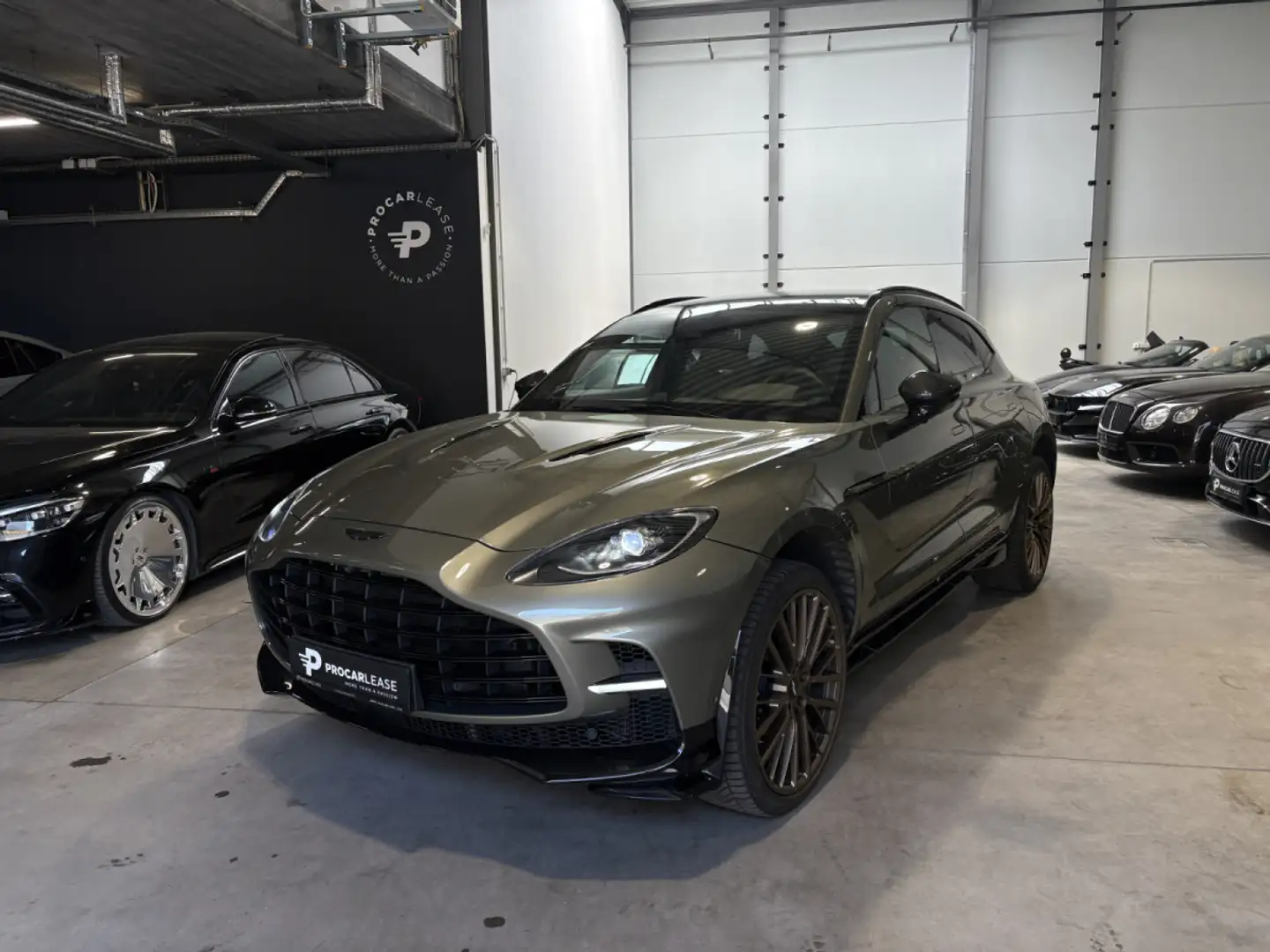 aston martin dbx