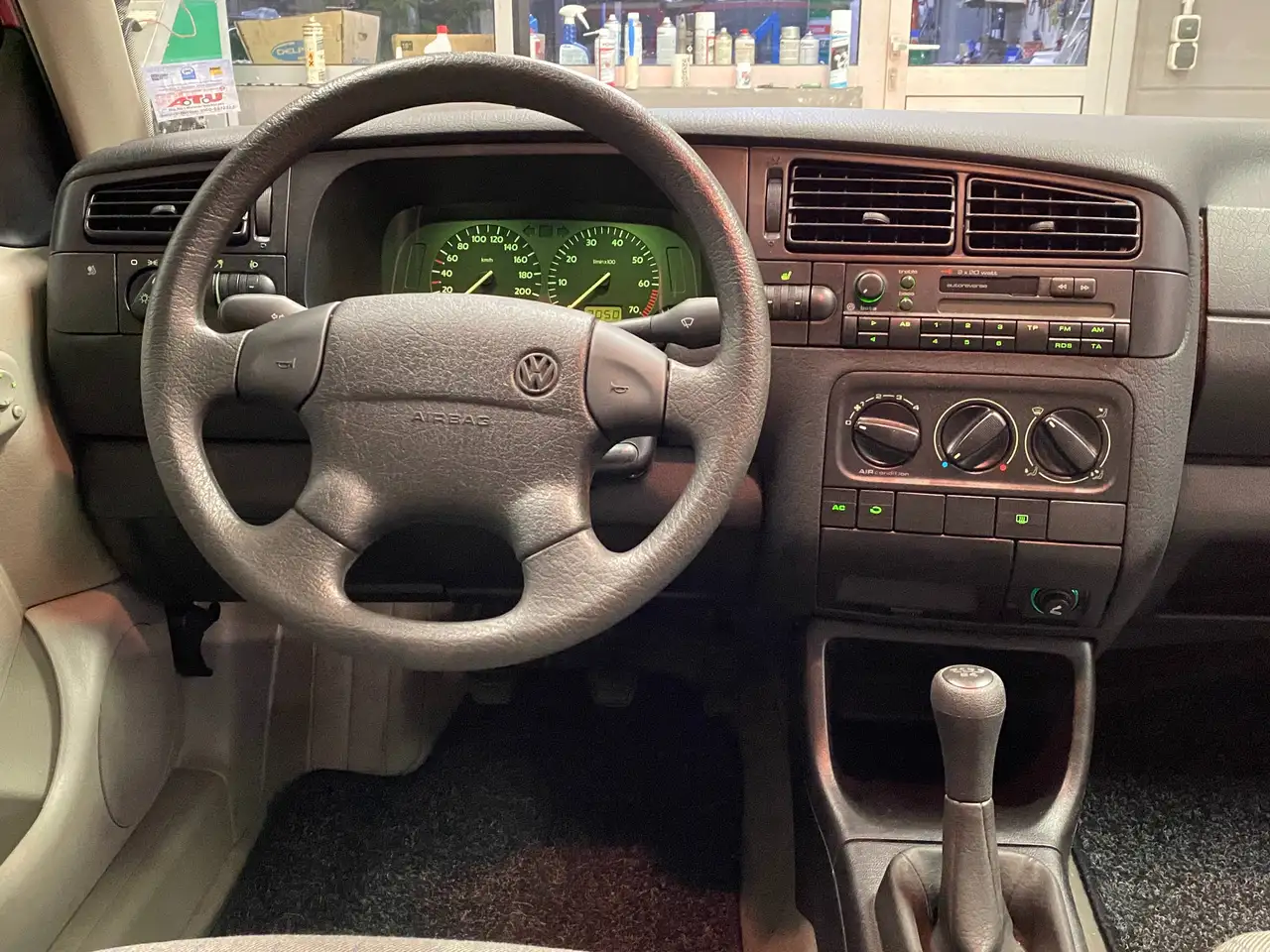 Volkswagen Golf 1.8 CL Klima,el-SHD,I -Hand ,25396 km,Oldtimer-H, foto 5