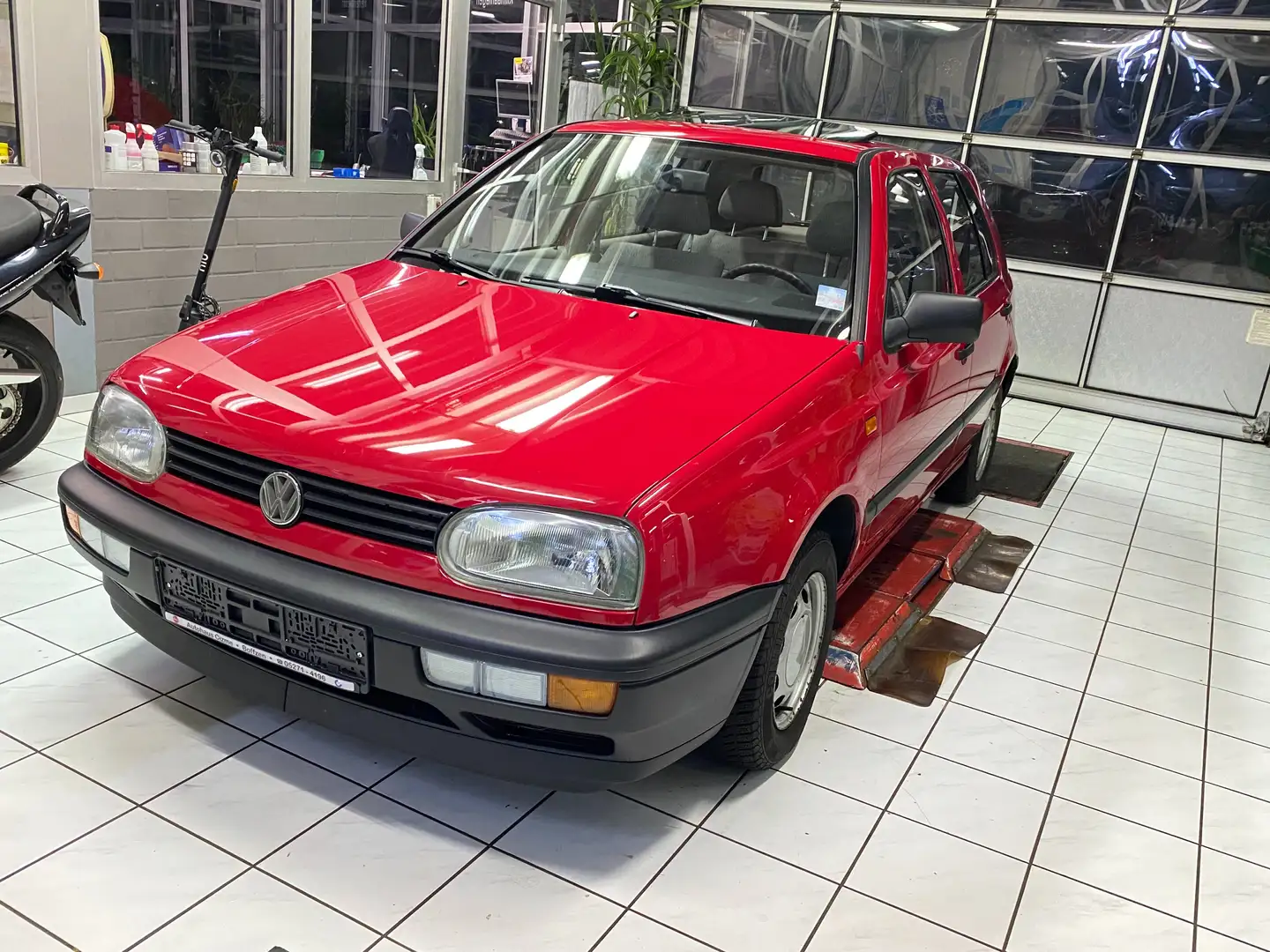 Volkswagen Golf 1.8 CL Klima,eSHD ,I -Hand , 25396 km Roşu - 1