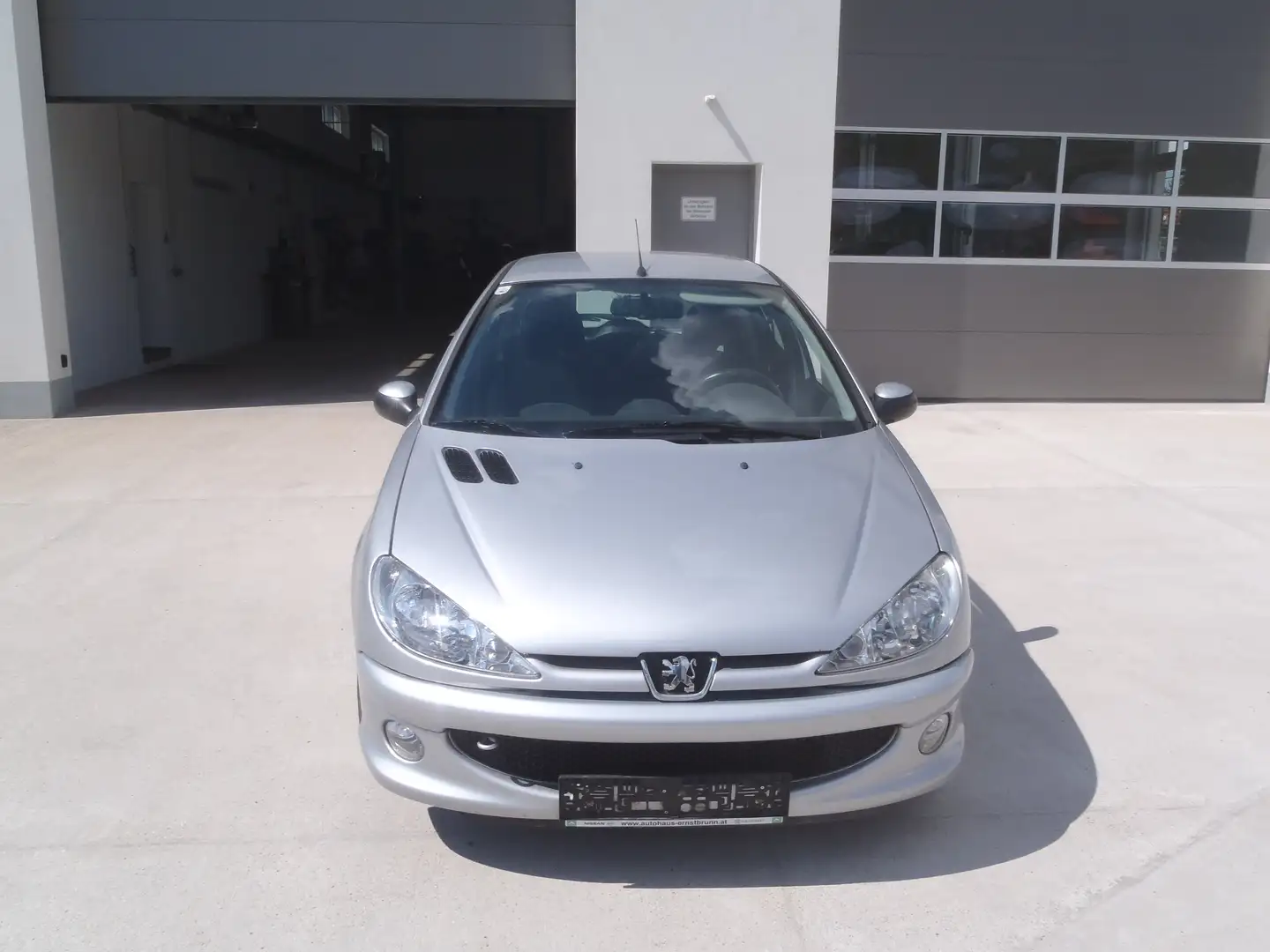 Peugeot 206 206 Cool Look 2,0 HDI 90 Cool Look Grau - 1
