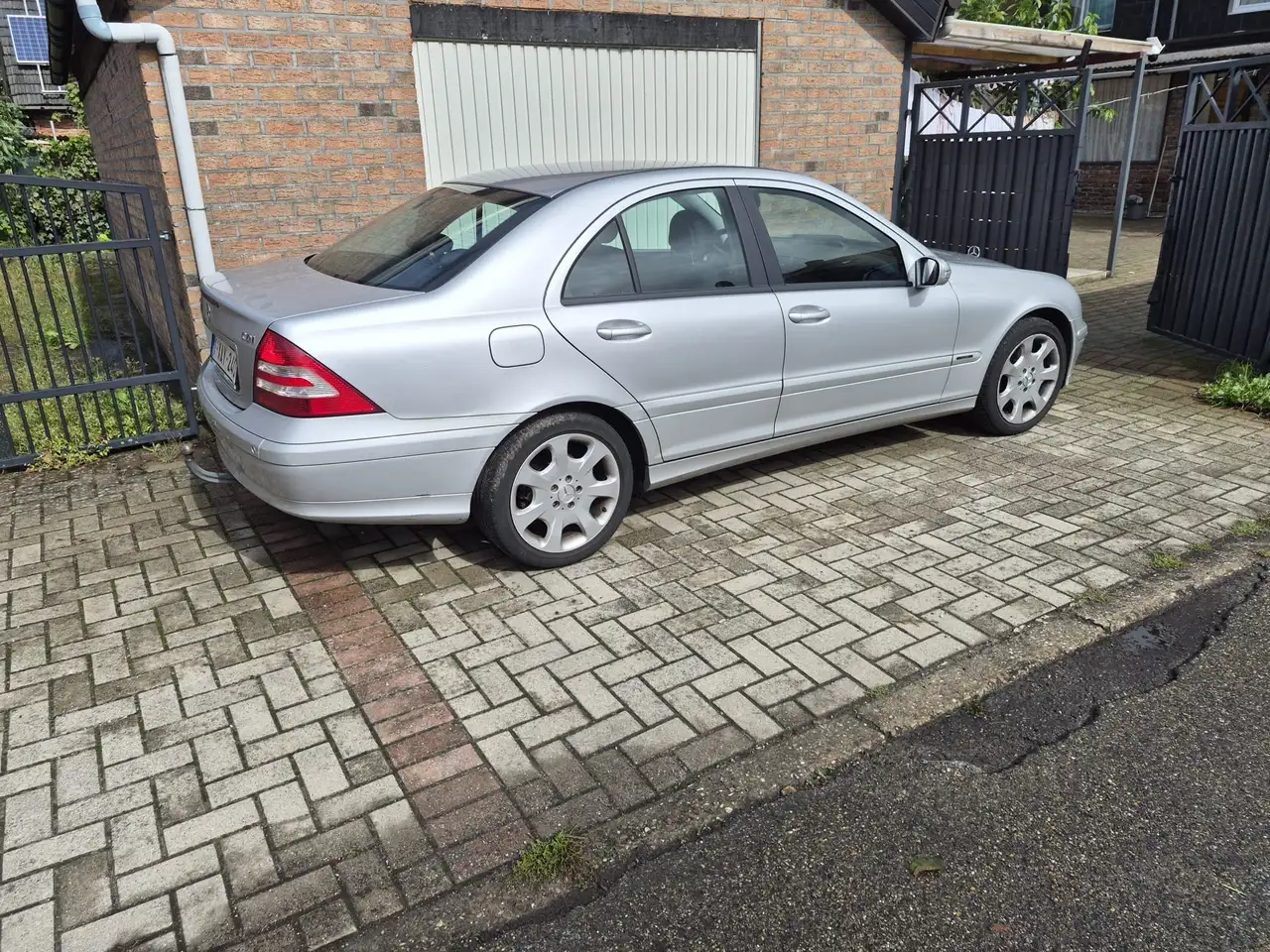 Mercedes-Benz C 220