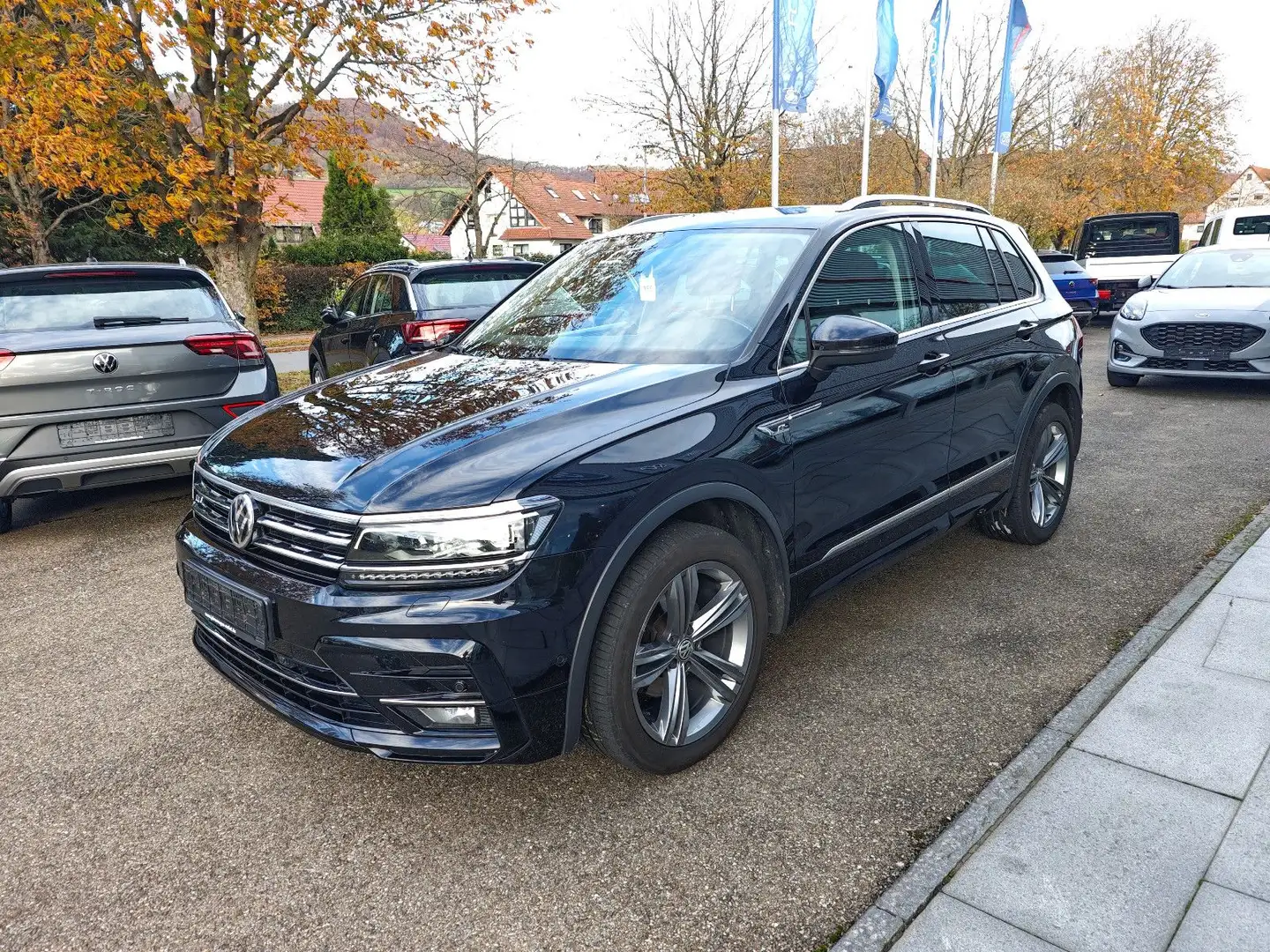 Volkswagen Tiguan R-Line 150PS DSG 4m #AHK #ACC #KAMERA Schwarz - 2
