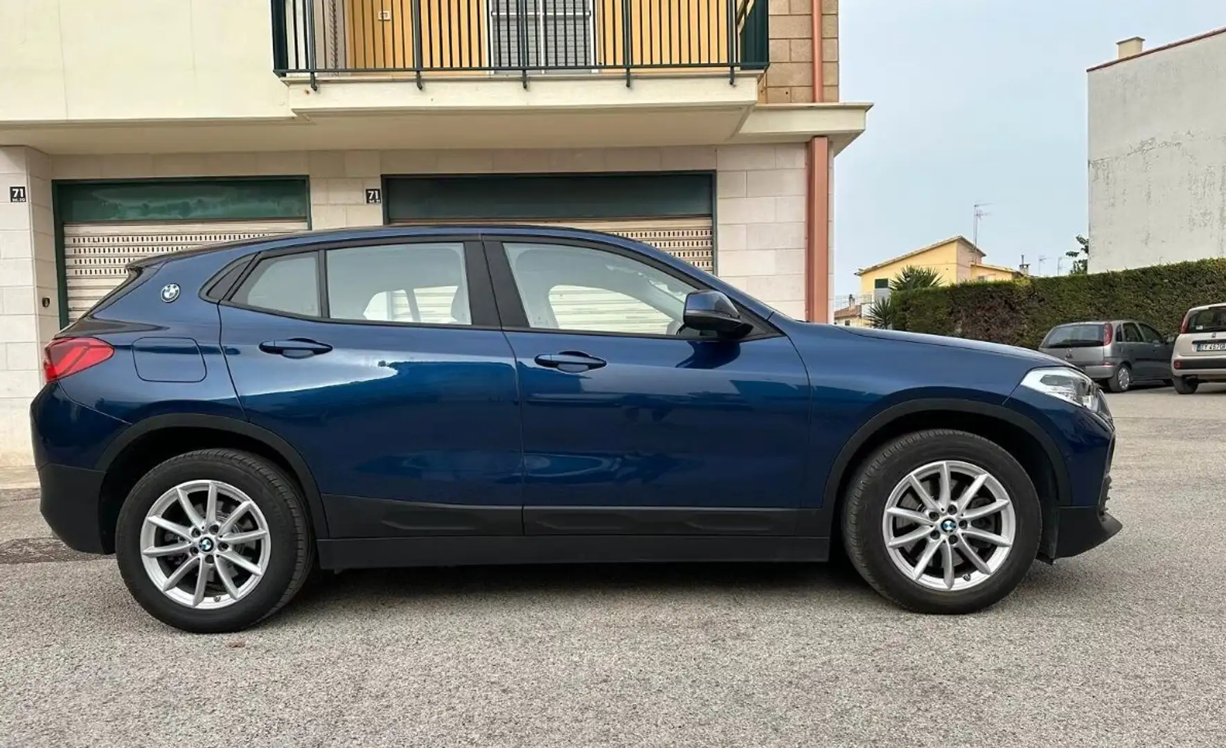 BMW X2 X2 sdrive20d Business X auto Azul - 2
