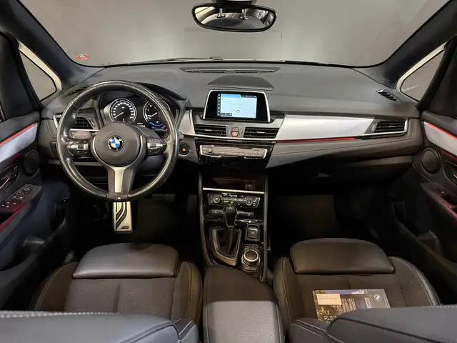 BMW 2 Series view 2