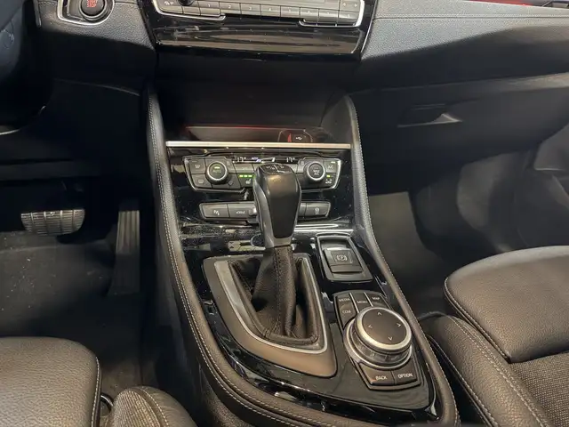 BMW 2 Series view 18