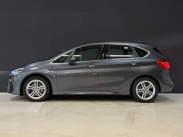 BMW 2 Series view 3