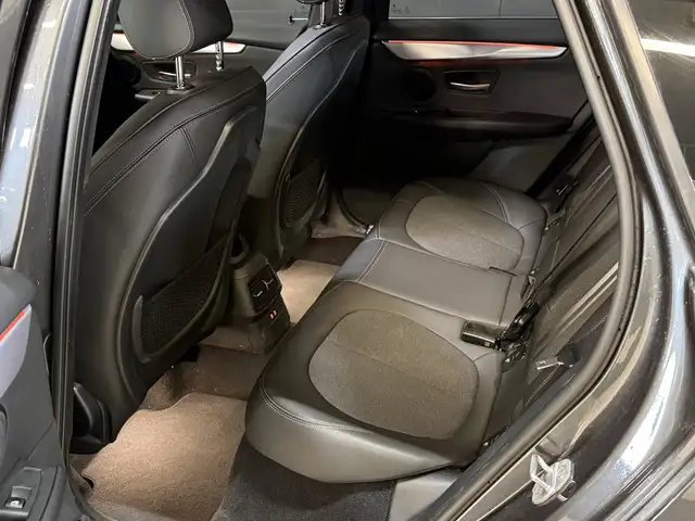 BMW 2 Series view 9