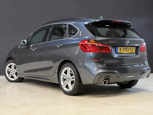 BMW 2 Series view 14