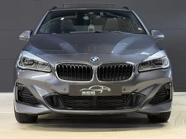BMW 2 Series view 4