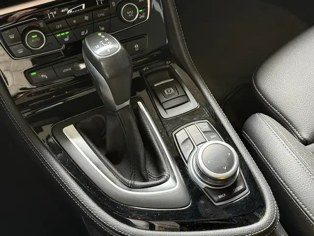 BMW 2 Series view 30