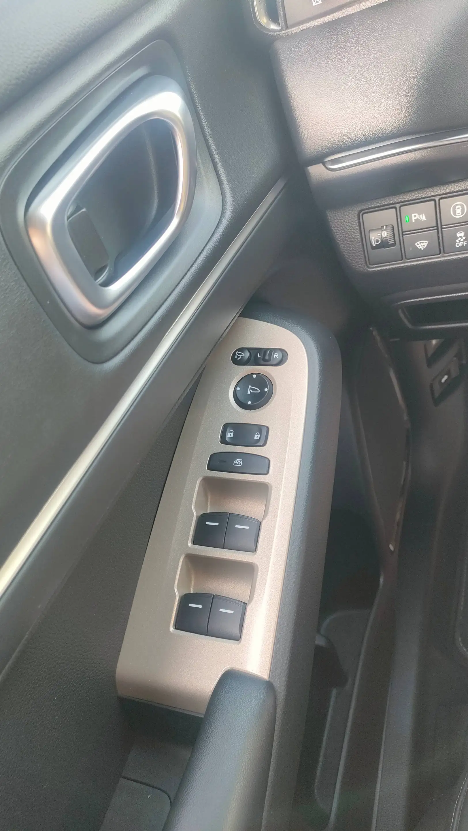 Honda HR-V Advance +Titanium Paket + 18Zoll HR1813 — photo 13