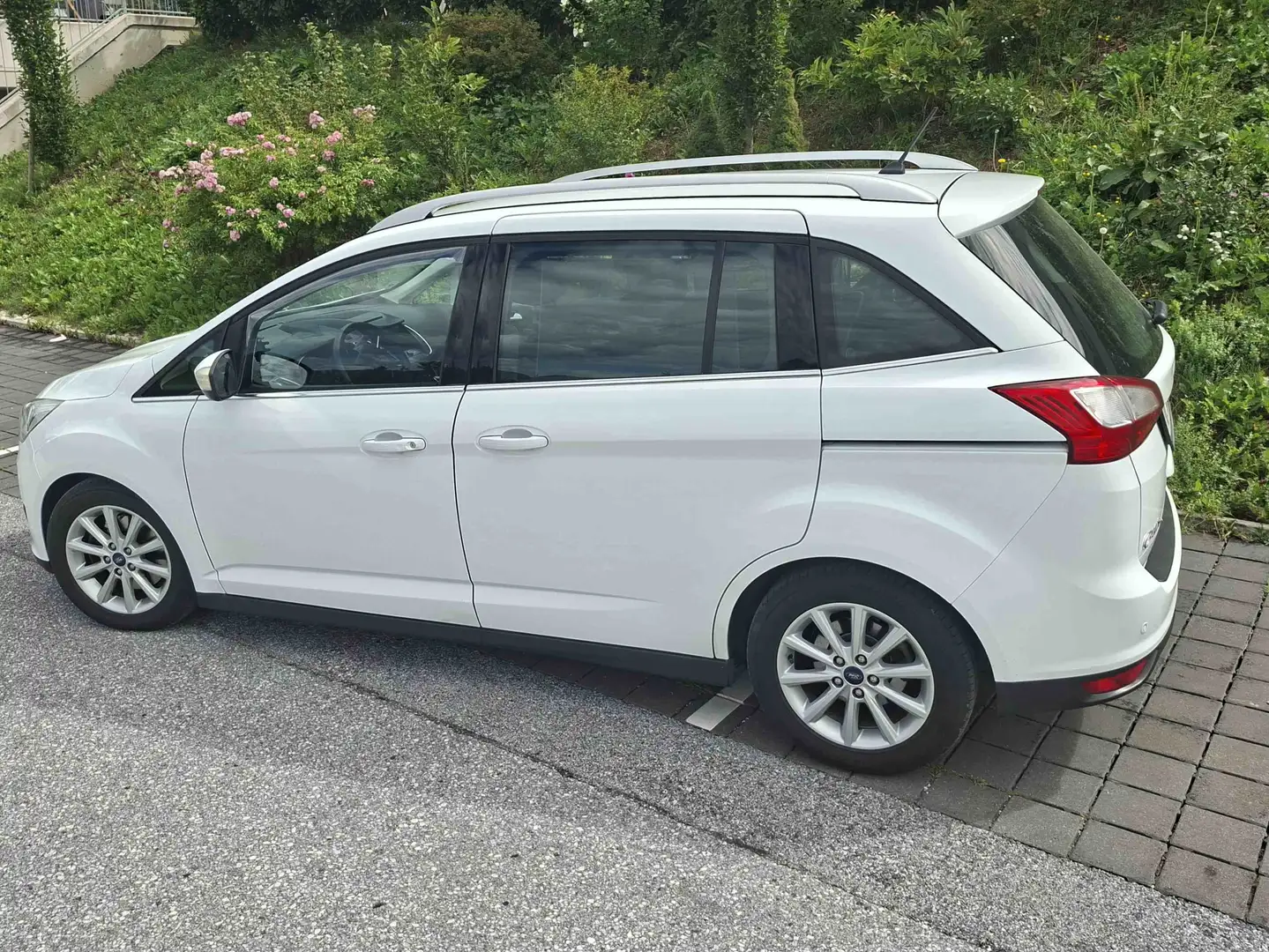 Ford Grand C-Max Grand C-MAX Titanium 1,0 EcoBoost Titanium Weiß - 2