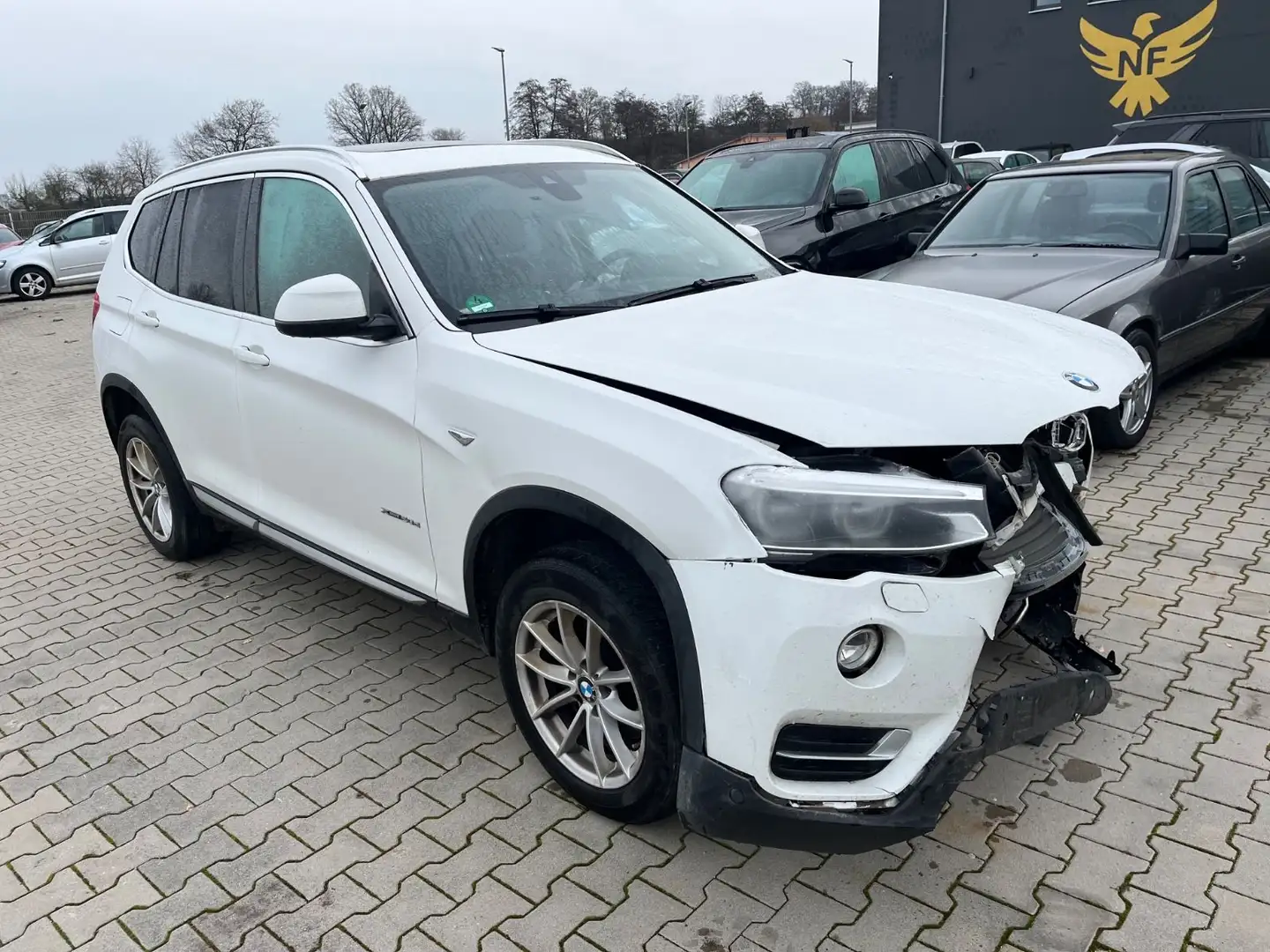 BMW X3 xDrive 20 d xLine Frontschaden Motor+GetrOK Blanc - 2