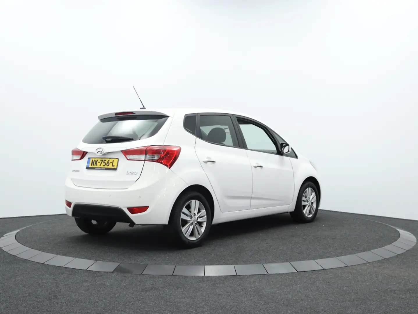 Hyundai iX20 1.6i i-Vision Automaat | Climate control | Cruise Wit - 2