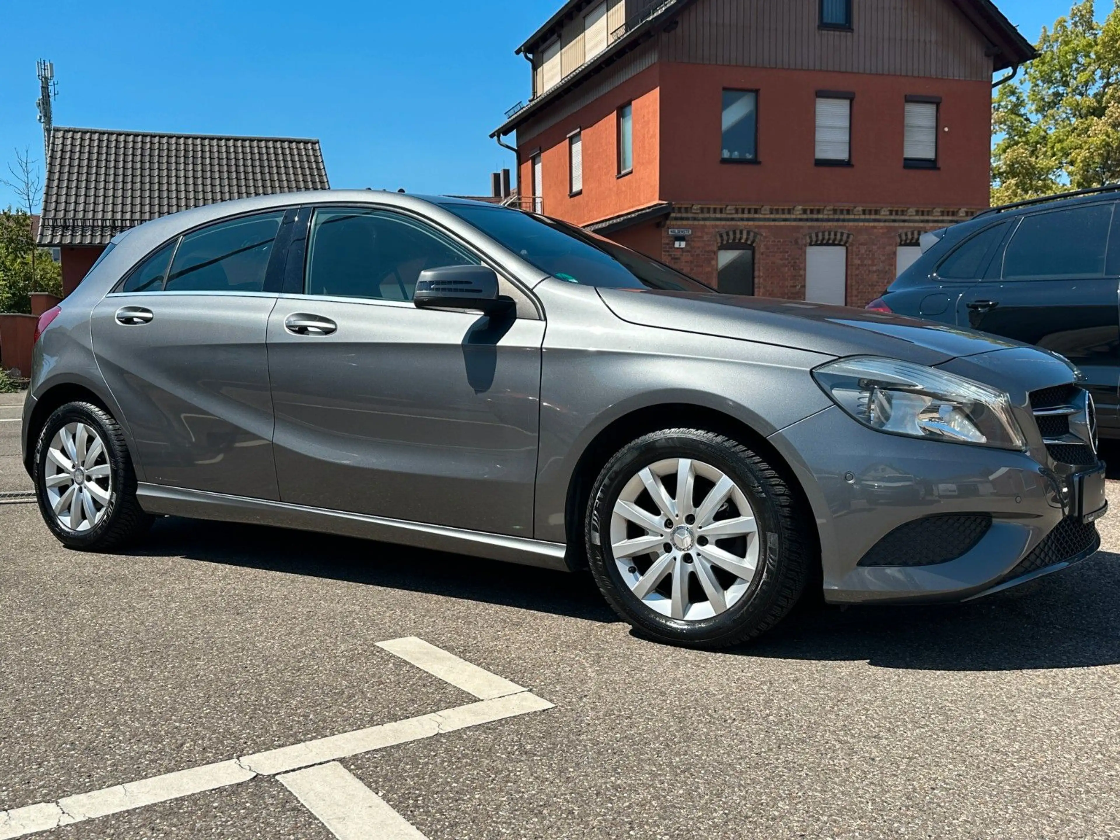 Mercedes-Benz A 180 BlueEfficiency Style*NAVI*PDC*SHZ* — photo 3