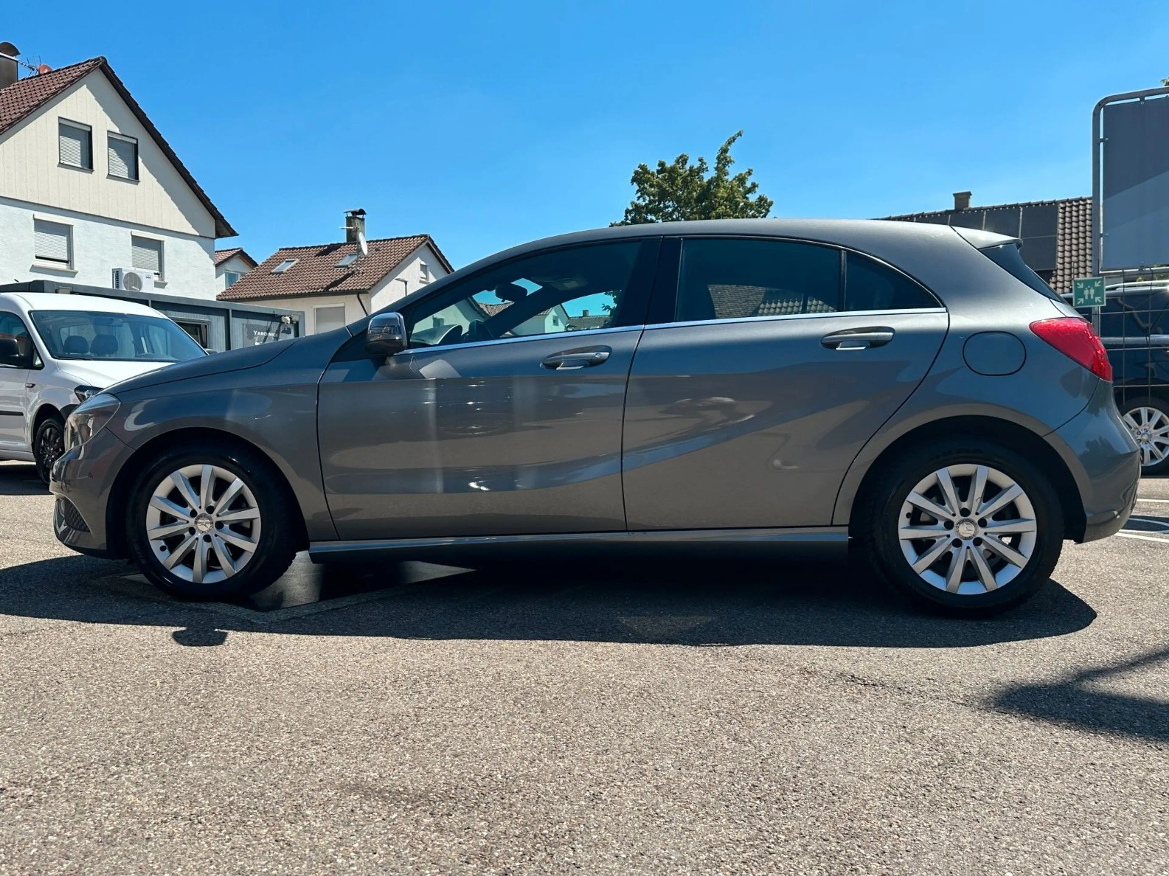 Mercedes-Benz A 180 BlueEfficiency Style*NAVI*PDC*SHZ* — photo 4