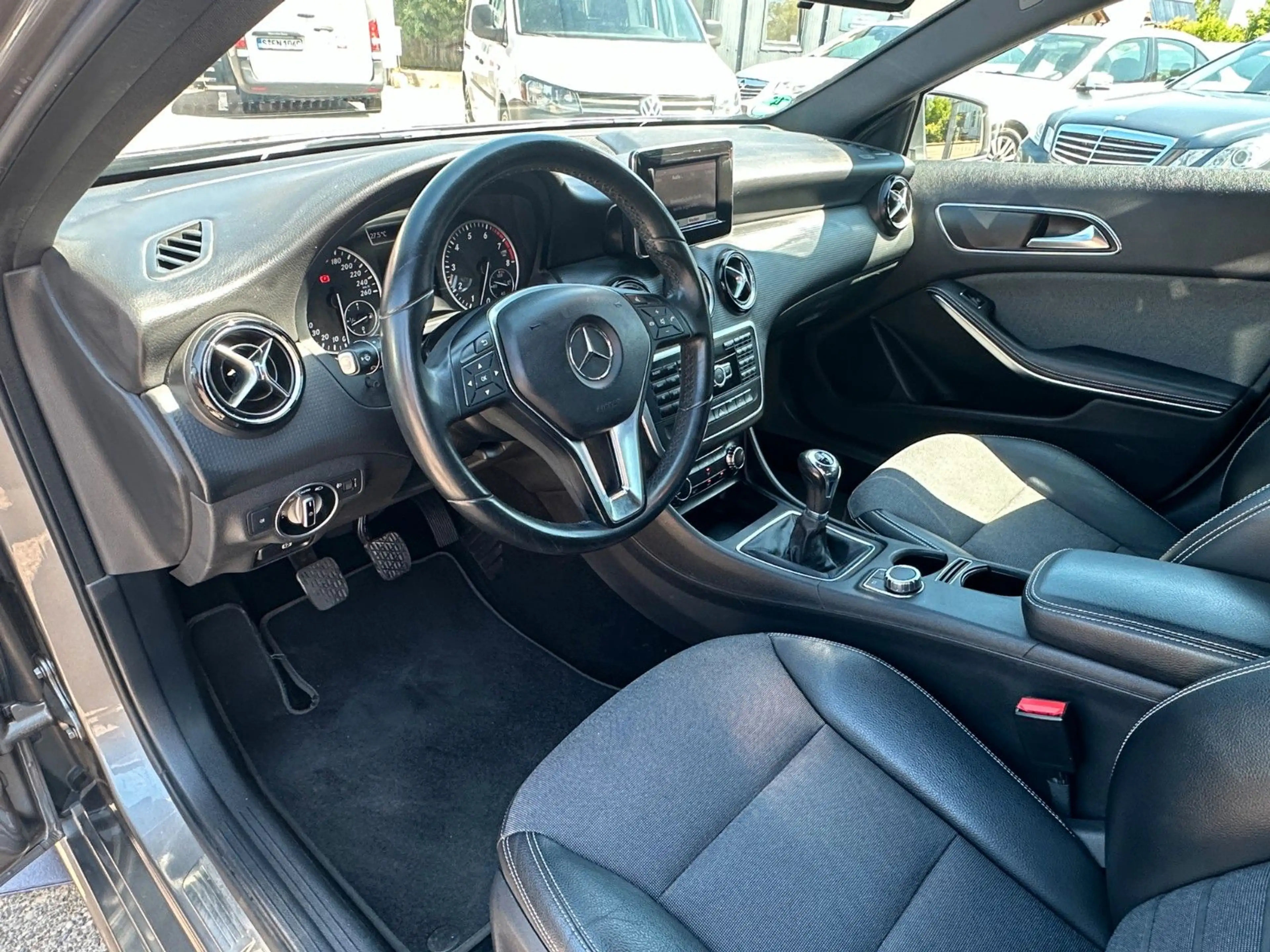 Mercedes-Benz A 180 BlueEfficiency Style*NAVI*PDC*SHZ* — photo 9