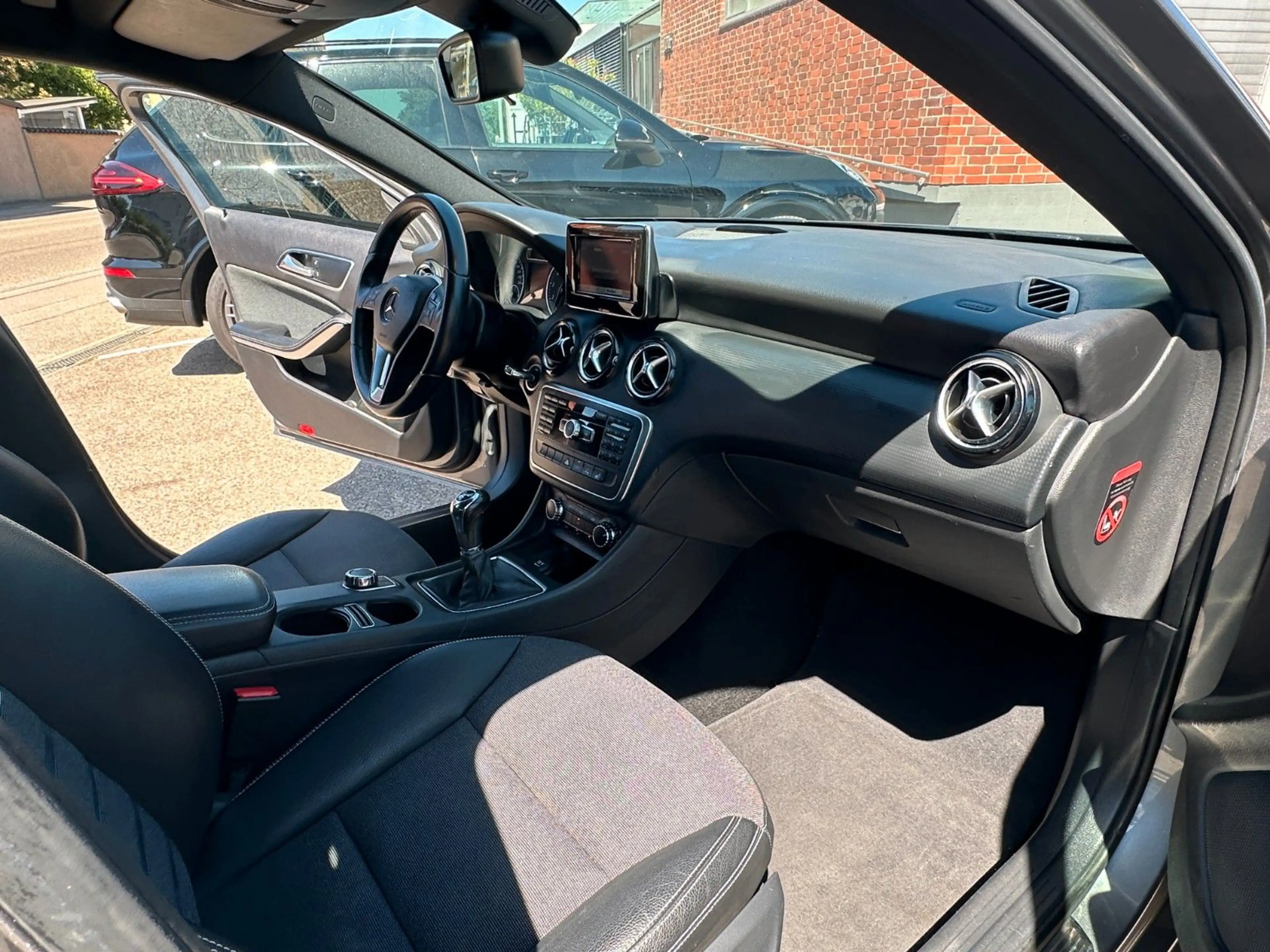 Mercedes-Benz A 180 BlueEfficiency Style*NAVI*PDC*SHZ* — photo 8