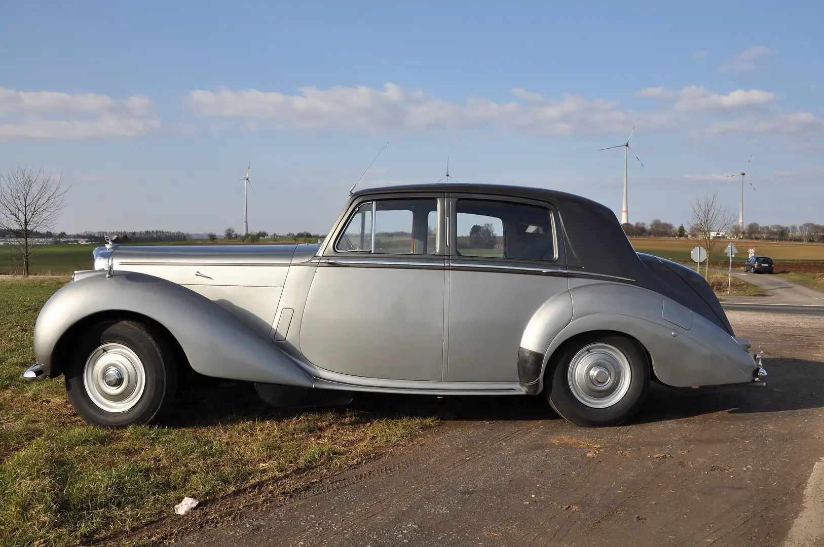 Bentley R-Type Saloon feiert 70. Geburtstag Grau - 2