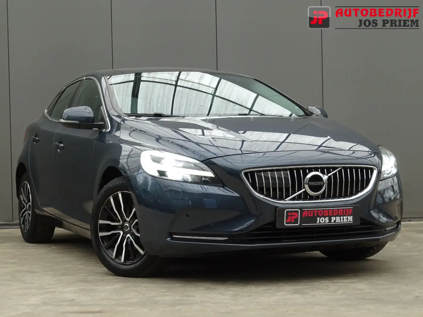 Volvo V40 2.0 D2 Nordic+ * LEER * PANORAMADAK * TREKHAAK !! Bleu - 2