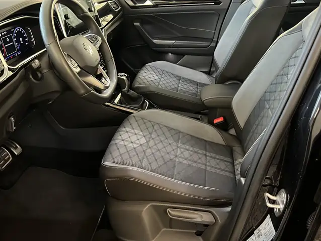 Volkswagen T-Roc view 6